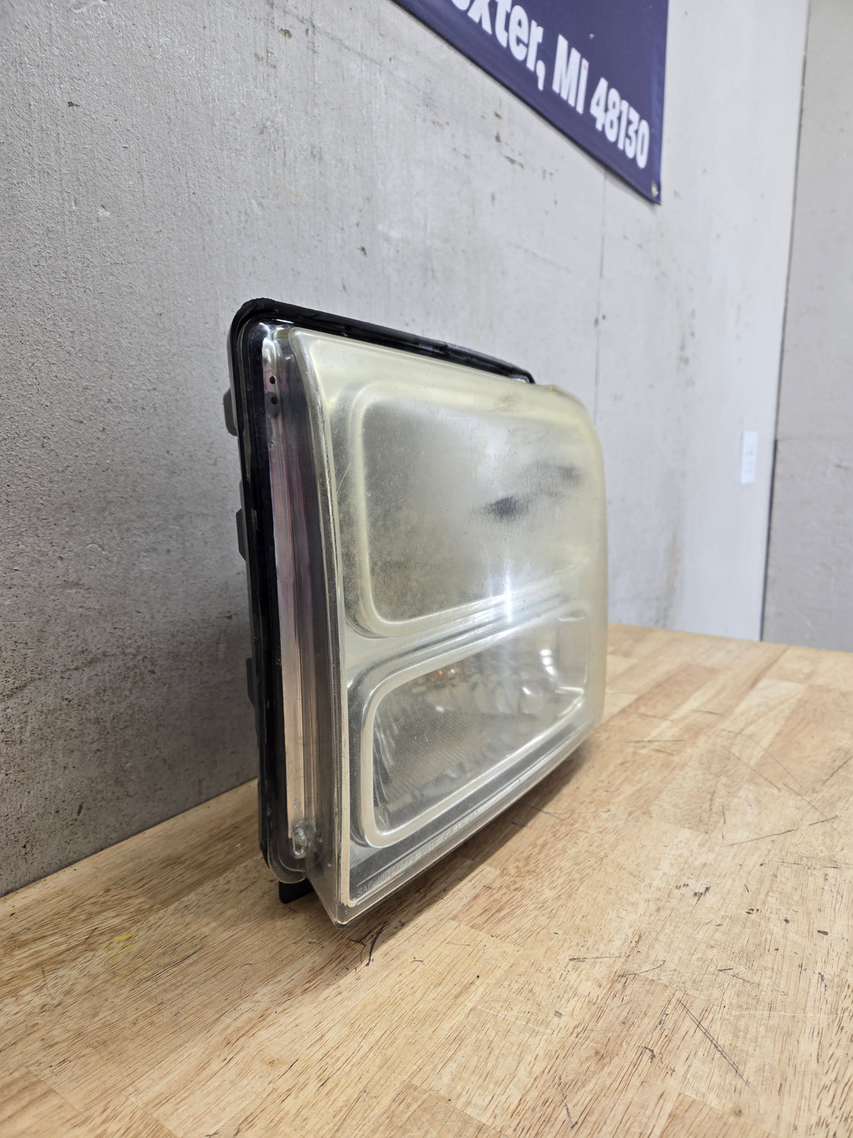 2005-2007 Ford Super Duty F250 F350 F450 F550 LH Left Driver Side Composite Head Light 5C34-13006-A