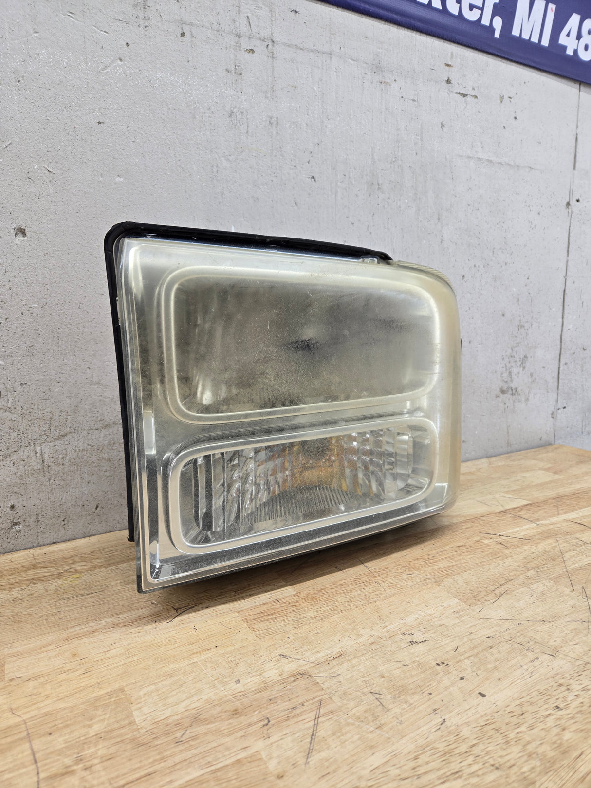 2005-2007 Ford Super Duty F250 F350 F450 F550 LH Left Driver Side Composite Head Light 5C34-13006-A