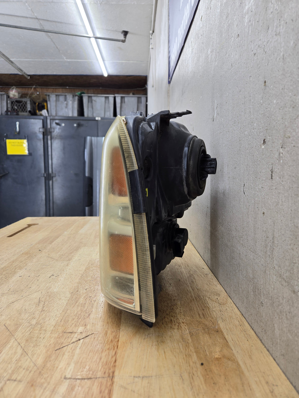 2005-2007 Ford Super Duty F250 F350 F450 F550 LH Left Driver Side Composite Head Light 5C34-13006-A