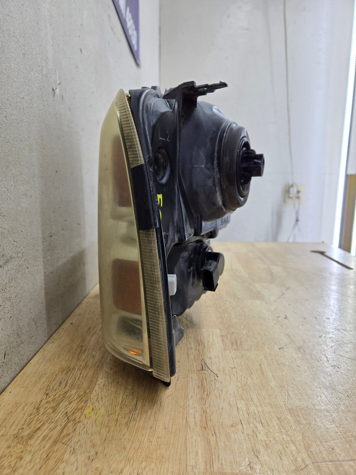 2005-2007 Ford Super Duty F250 F350 F450 F550 LH Left Driver Side Composite Head Light 5C34-13006-A