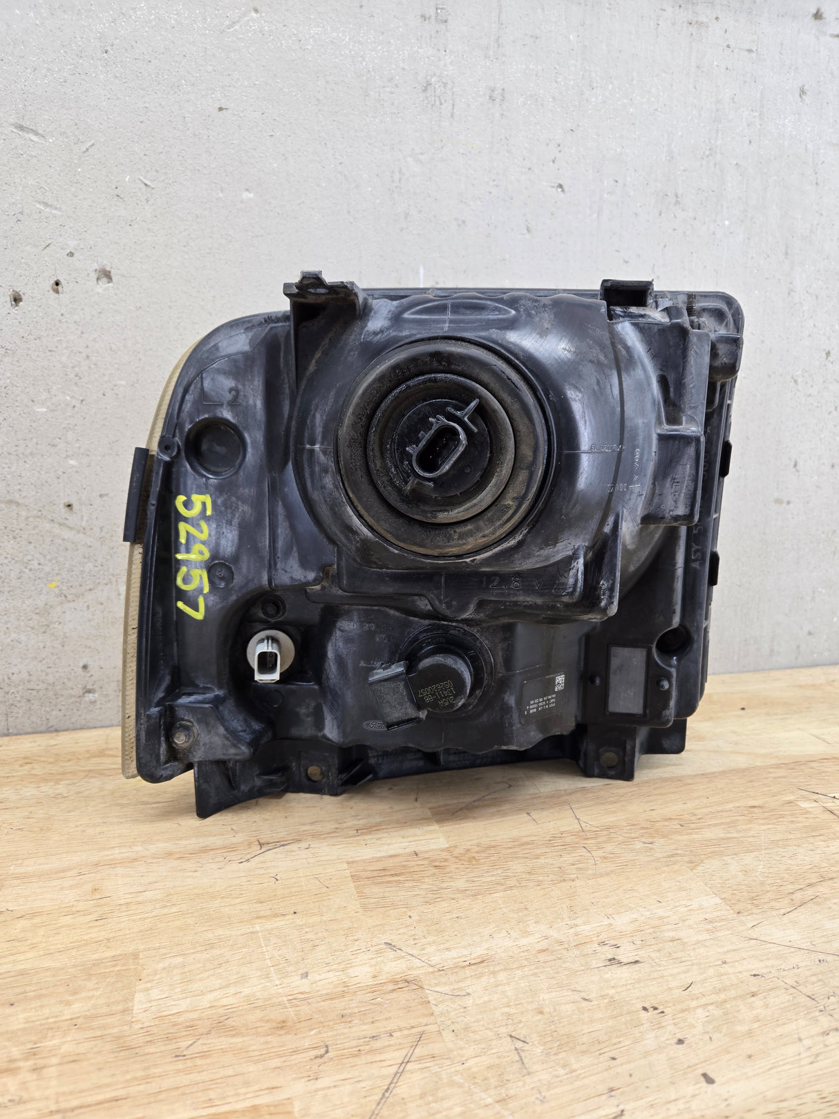 2005-2007 Ford Super Duty F250 F350 F450 F550 LH Left Driver Side Composite Head Light 5C34-13006-A