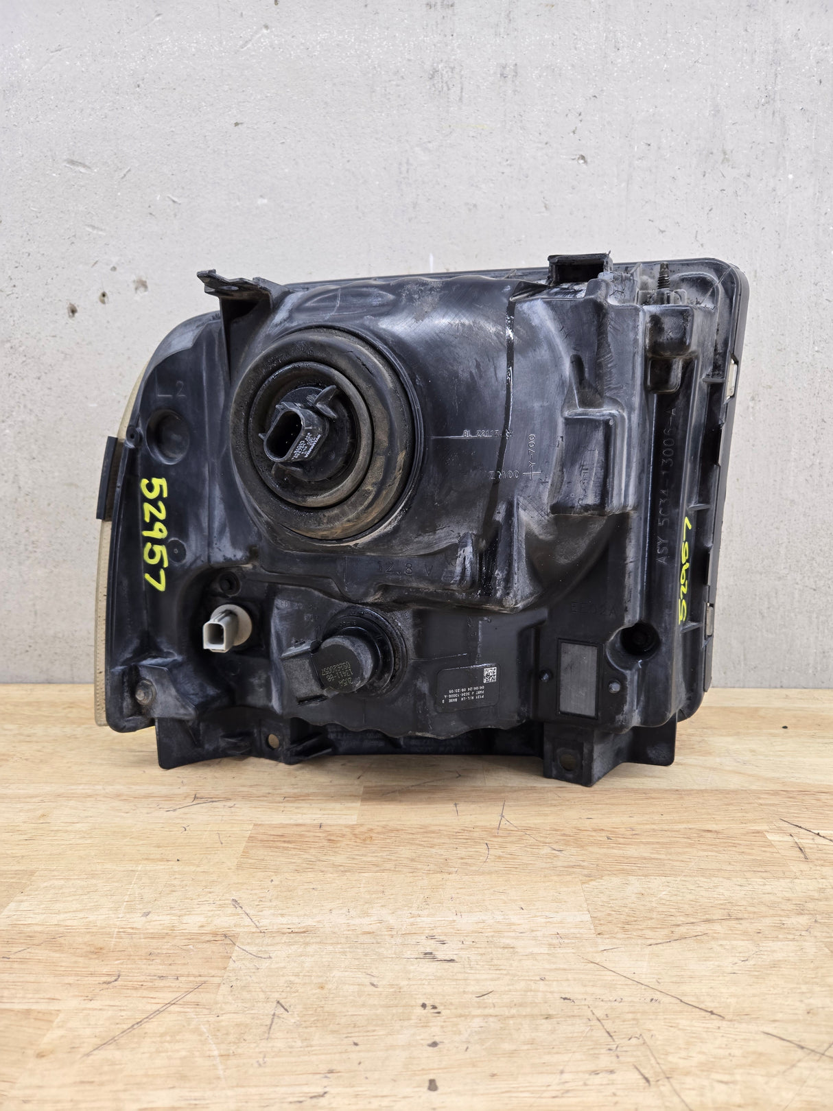 2005-2007 Ford Super Duty F250 F350 F450 F550 LH Left Driver Side Composite Head Light 5C34-13006-A