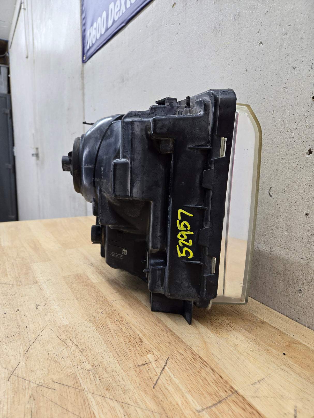 2005-2007 Ford Super Duty F250 F350 F450 F550 LH Left Driver Side Composite Head Light 5C34-13006-A