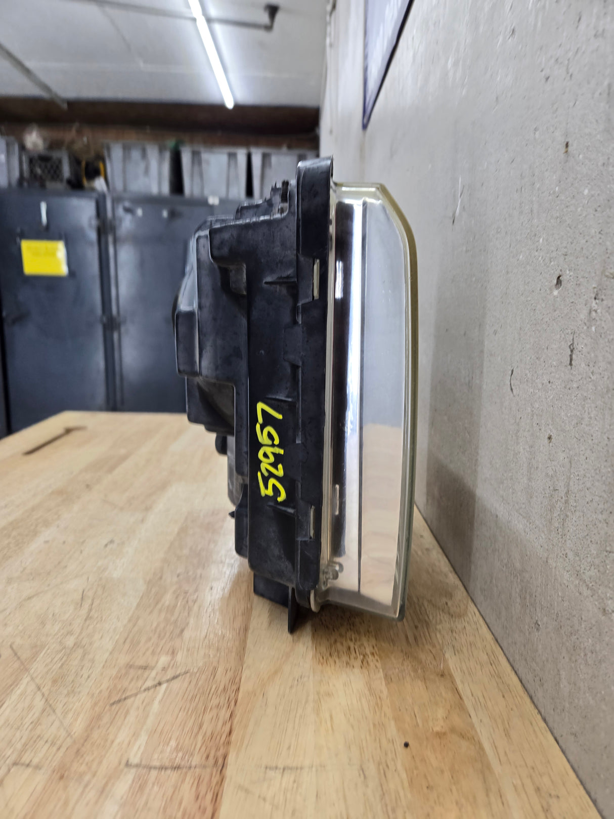 2005-2007 Ford Super Duty F250 F350 F450 F550 LH Left Driver Side Composite Head Light 5C34-13006-A