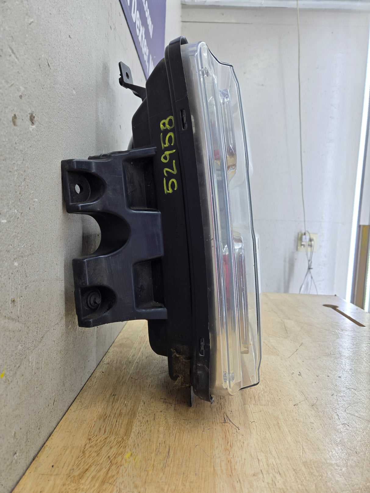 2008-2010 Ford Super Duty F250 F350 F450 F550 LH Driver Side Composite Head Light 44ZH-1849B 8C24-13006-A