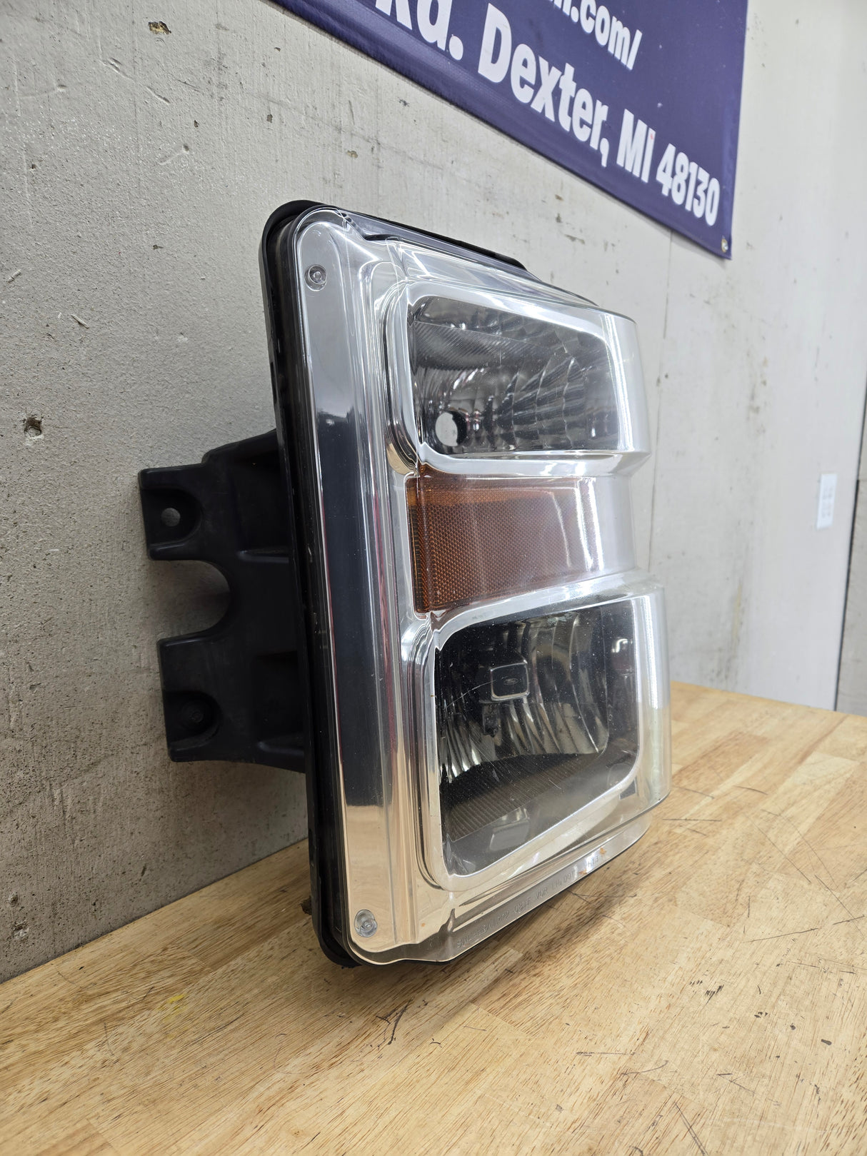 2008-2010 Ford Super Duty F250 F350 F450 F550 LH Driver Side Composite Head Light 44ZH-1849B 8C24-13006-A