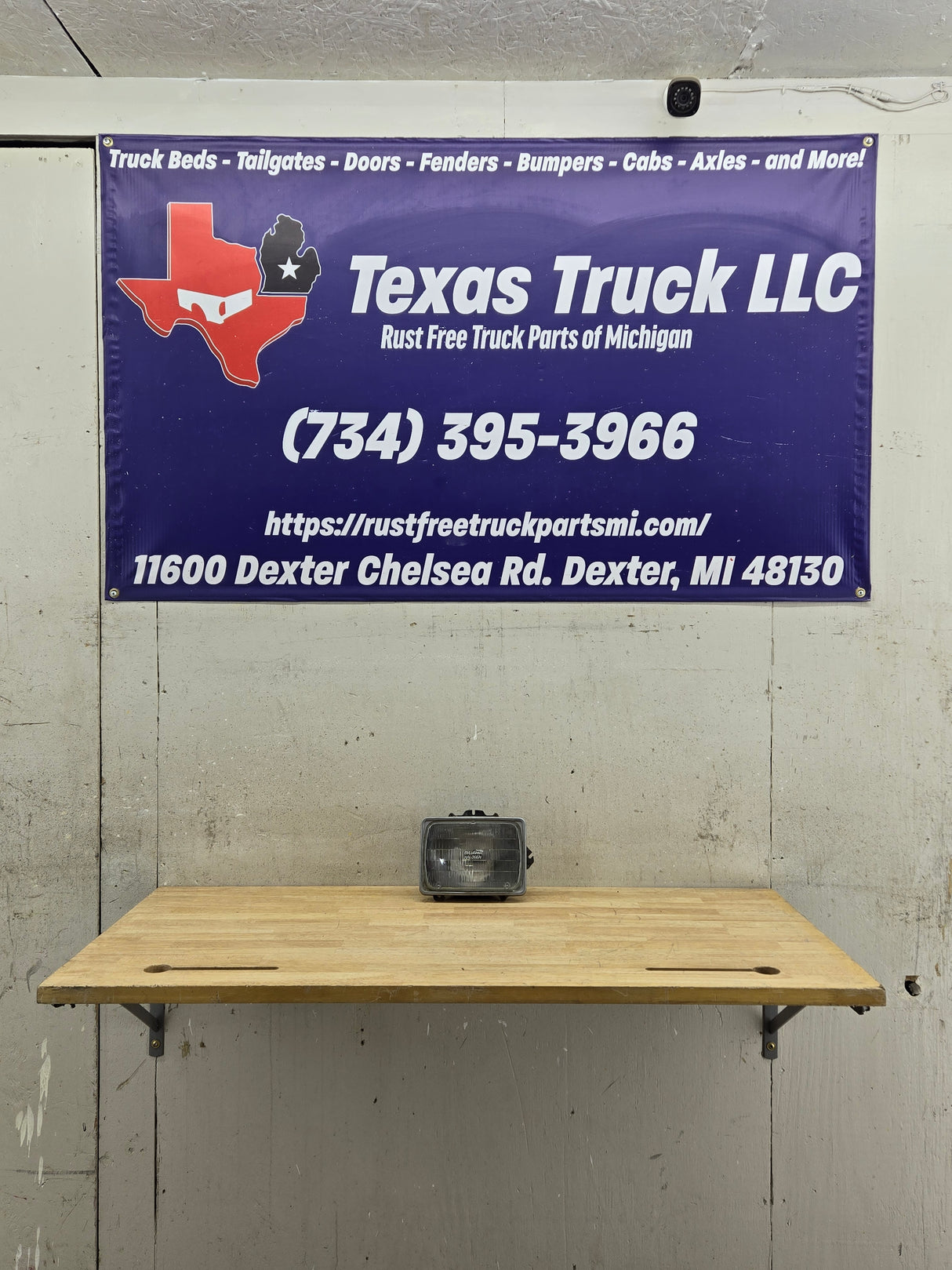 2005-2010 Ford Super Duty F250 F350 F450 F550 LH Driver Side Sealed Beam Halogen Headlight Bucket 828495