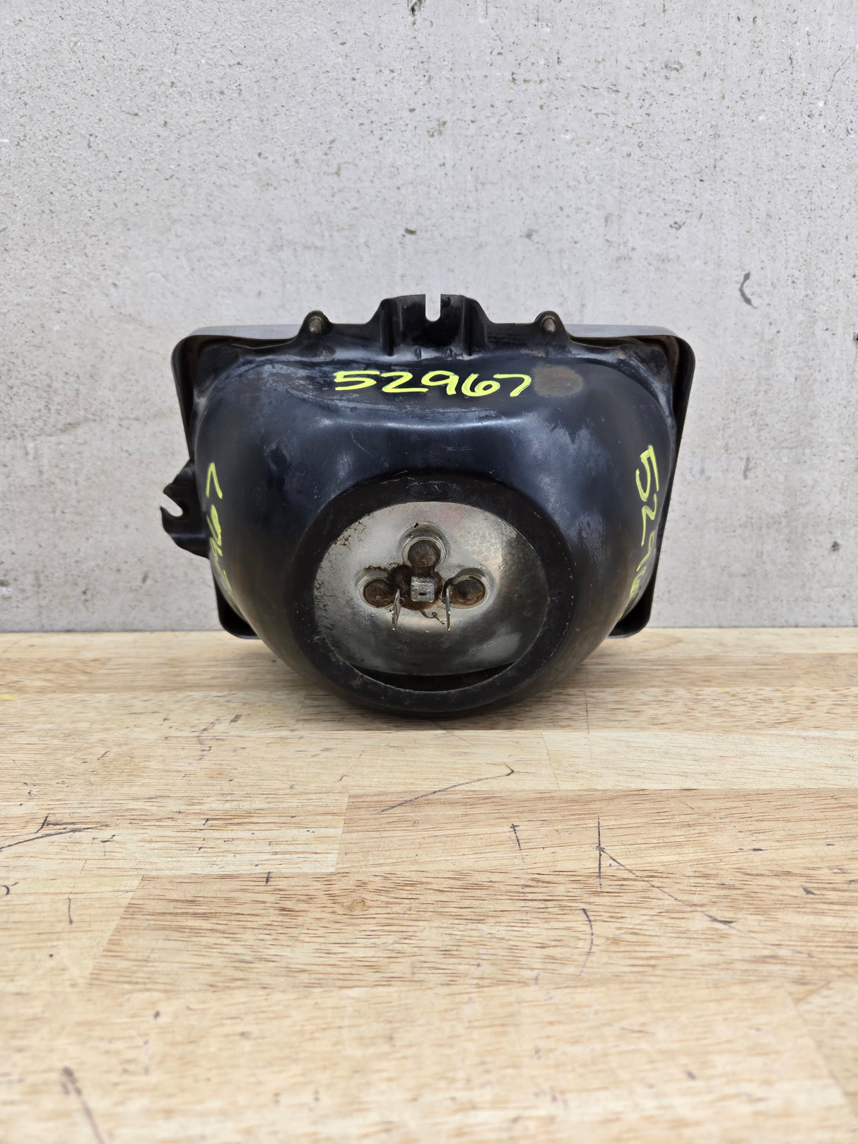 2005-2010 Ford Super Duty F250 F350 F450 F550 LH Driver Side Sealed Beam Halogen Headlight Bucket 828495