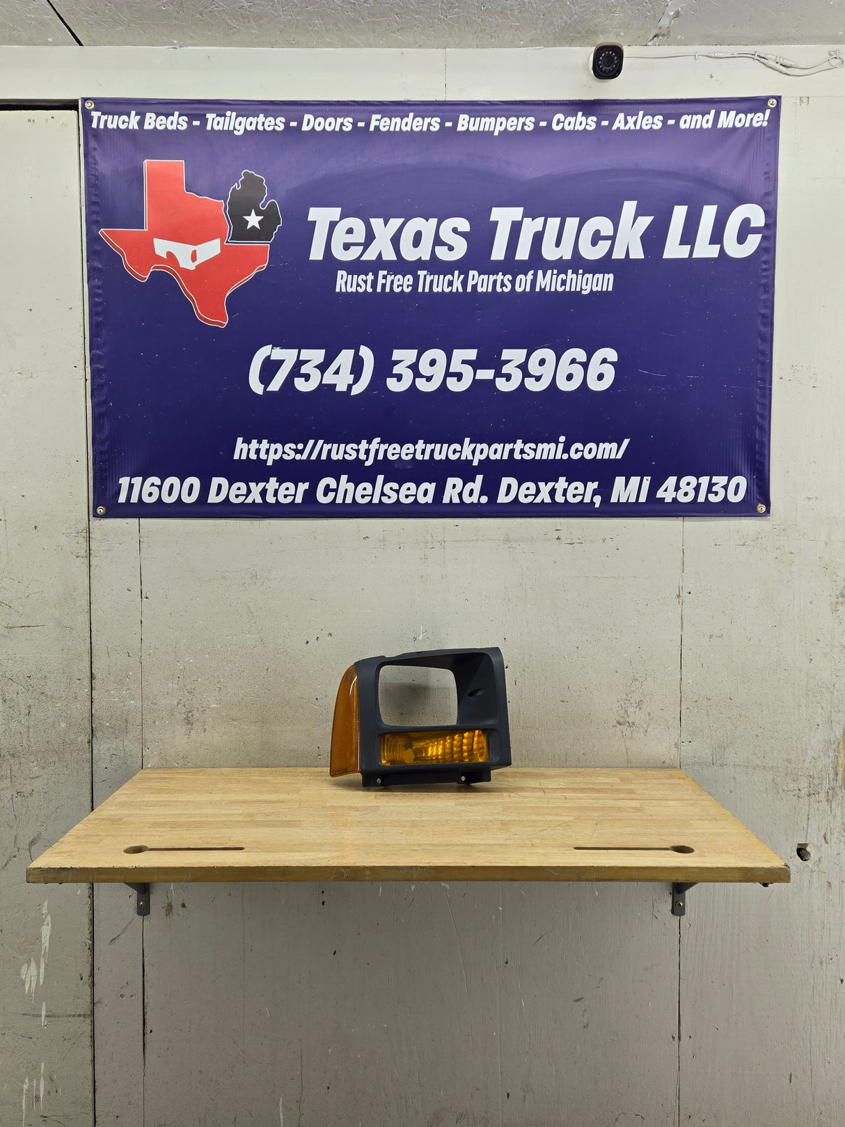 2005-2007 Ford Super Duty F250 F350 F450 F550 RH Right Passenger Headlight Bezel Park Lamp Signal Corner Light 5C34-13B220-A