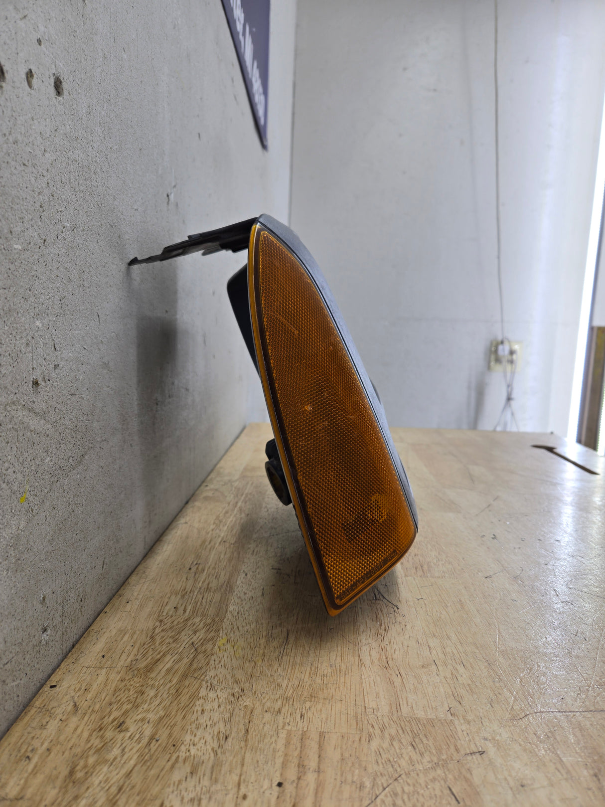 2005-2007 Ford Super Duty F250 F350 F450 F550 RH Right Passenger Headlight Bezel Park Lamp Signal Corner Light 5C34-13B220-A