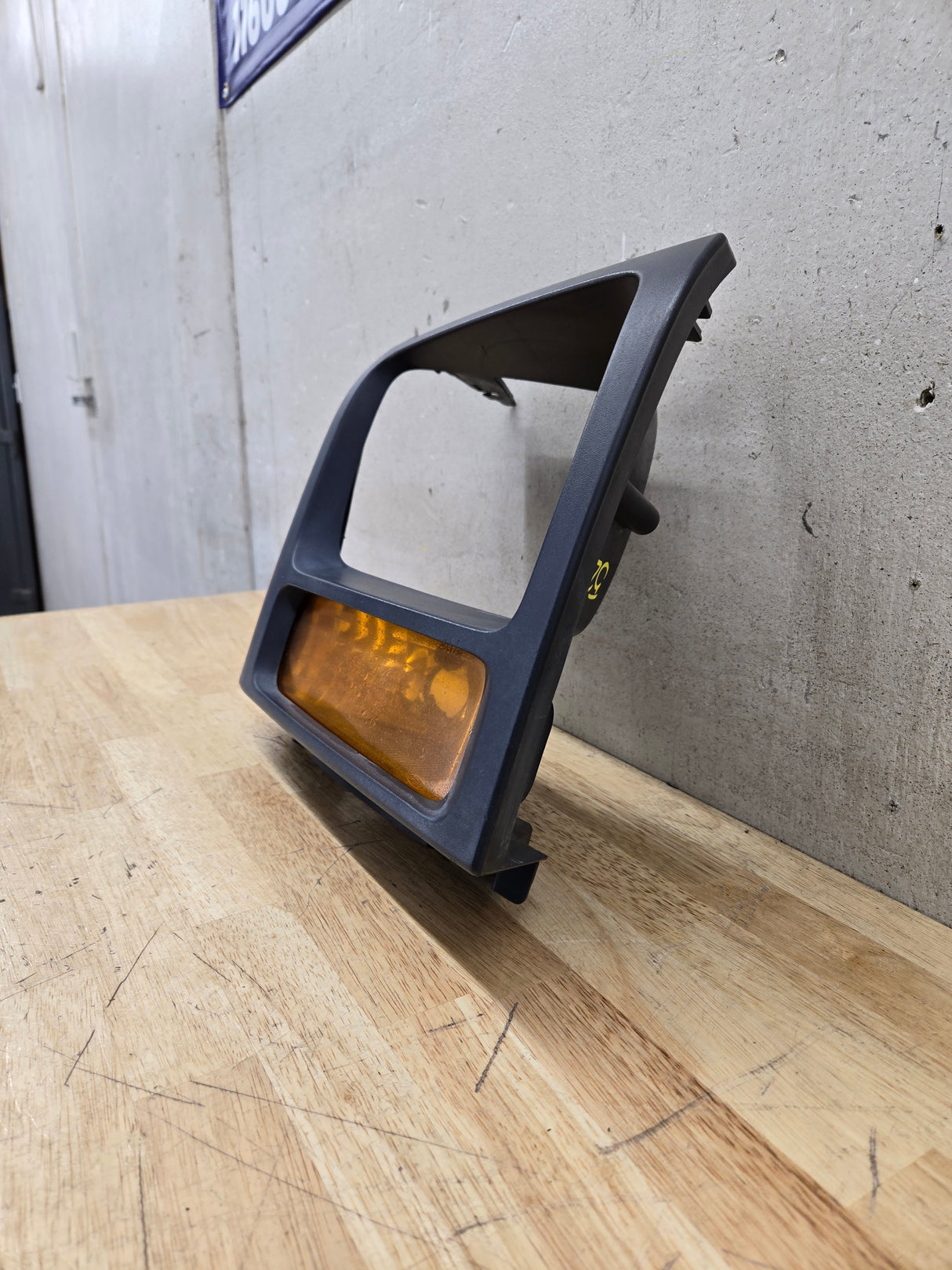 2005-2007 Ford Super Duty F250 F350 F450 F550 RH Right Passenger Headlight Bezel Park Lamp Signal Corner Light 5C34-13B220-A