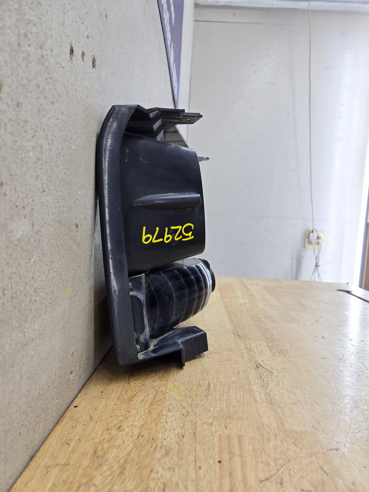 2005-2007 Ford Super Duty F250 F350 F450 F550 RH Right Passenger Headlight Bezel Park Lamp Signal Corner Light 5C34-13B220-A