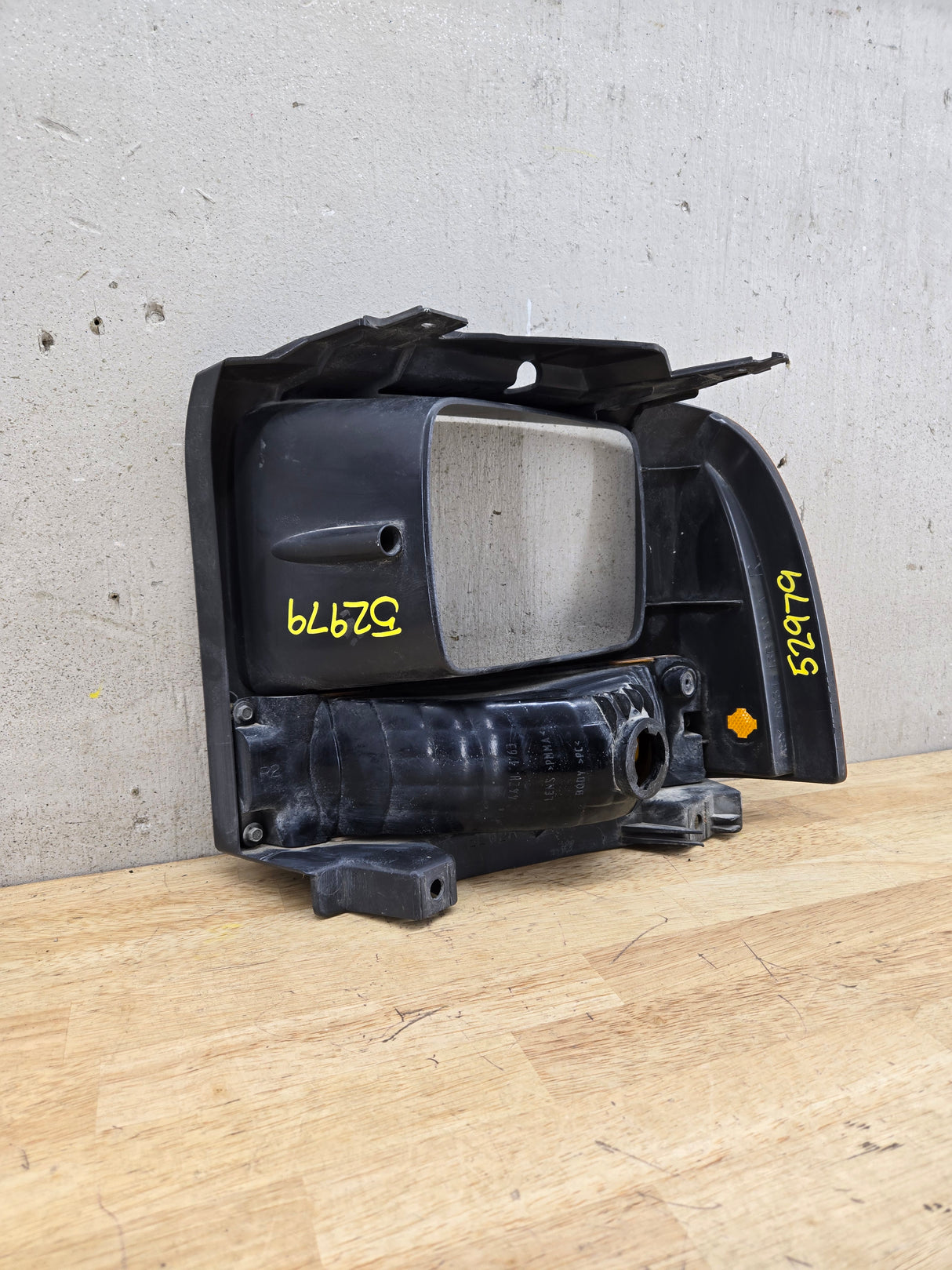 2005-2007 Ford Super Duty F250 F350 F450 F550 RH Right Passenger Headlight Bezel Park Lamp Signal Corner Light 5C34-13B220-A