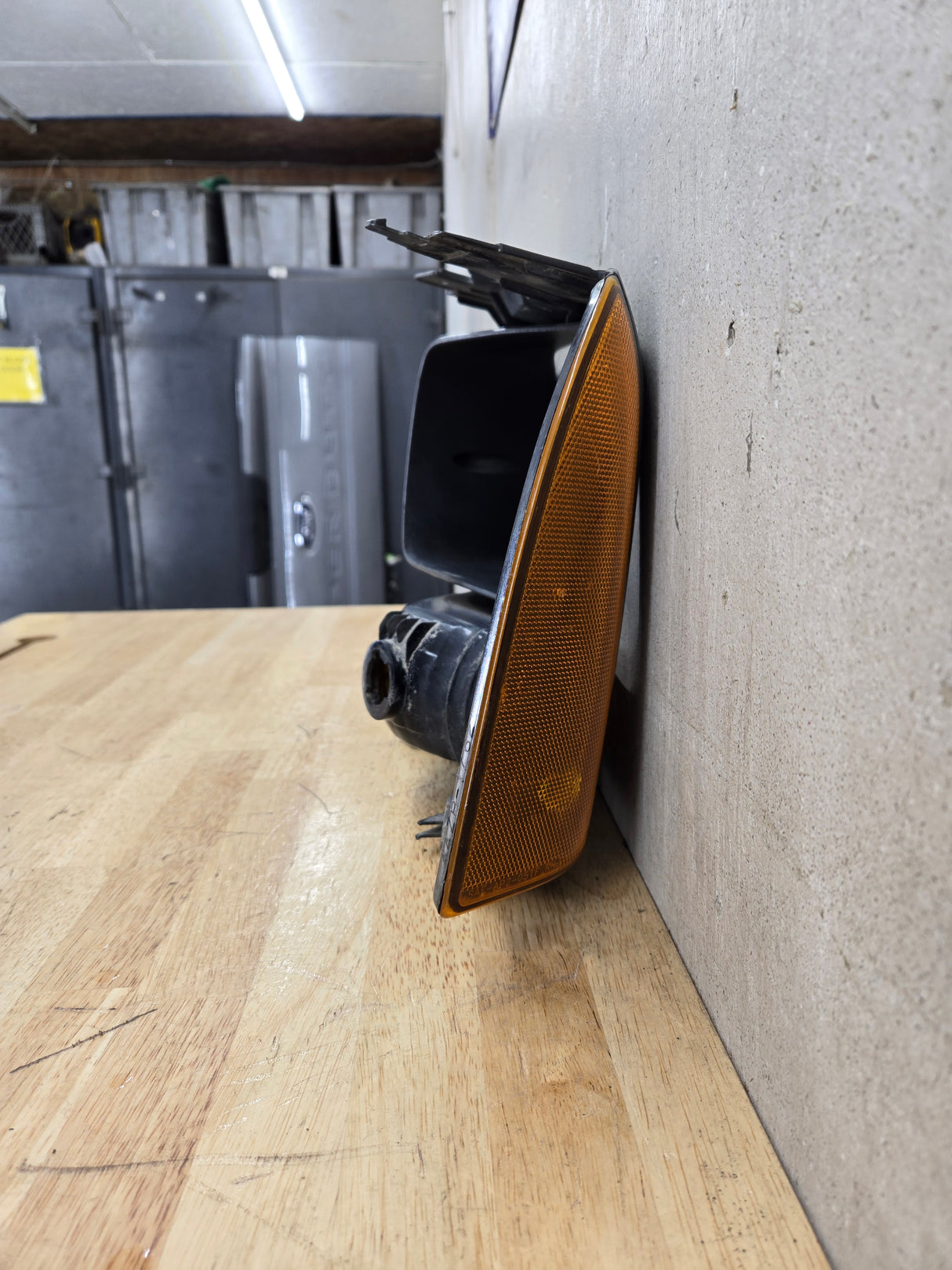 2005-2007 Ford Super Duty F250 F350 F450 F550 RH Right Passenger Headlight Bezel Park Lamp Signal Corner Light 5C34-13B220-A