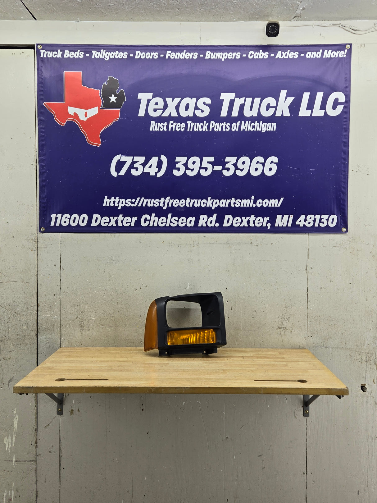 2005-2007 Ford Super Duty F250 F350 F450 F550 RH Right Passenger Headlight Bezel Park Lamp Signal Corner Light 5C34-13B220-A