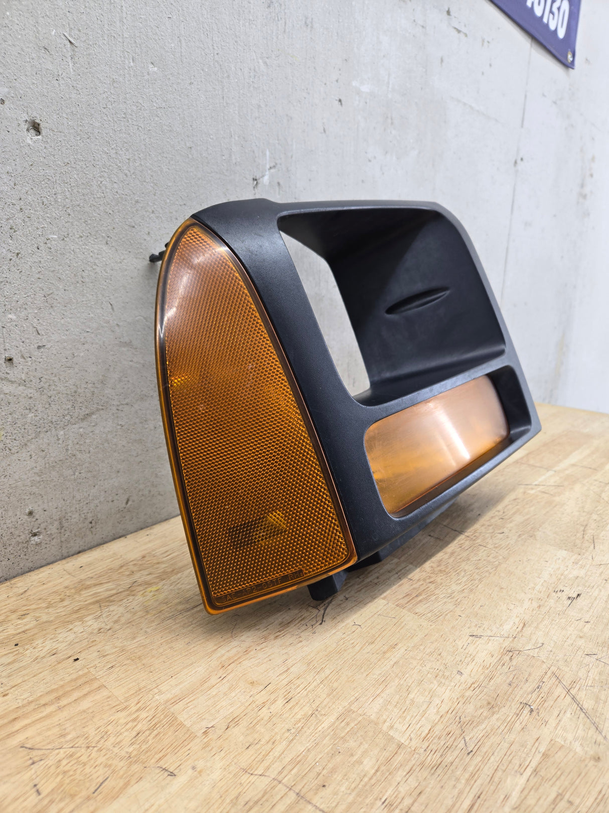 2005-2007 Ford Super Duty F250 F350 F450 F550 RH Right Passenger Headlight Bezel Park Lamp Signal Corner Light 5C34-13B220-A