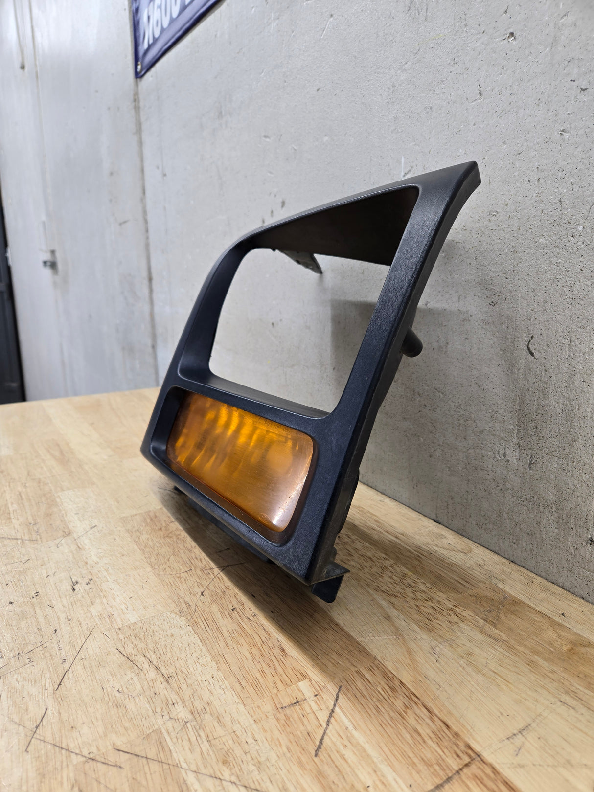 2005-2007 Ford Super Duty F250 F350 F450 F550 RH Right Passenger Headlight Bezel Park Lamp Signal Corner Light 5C34-13B220-A