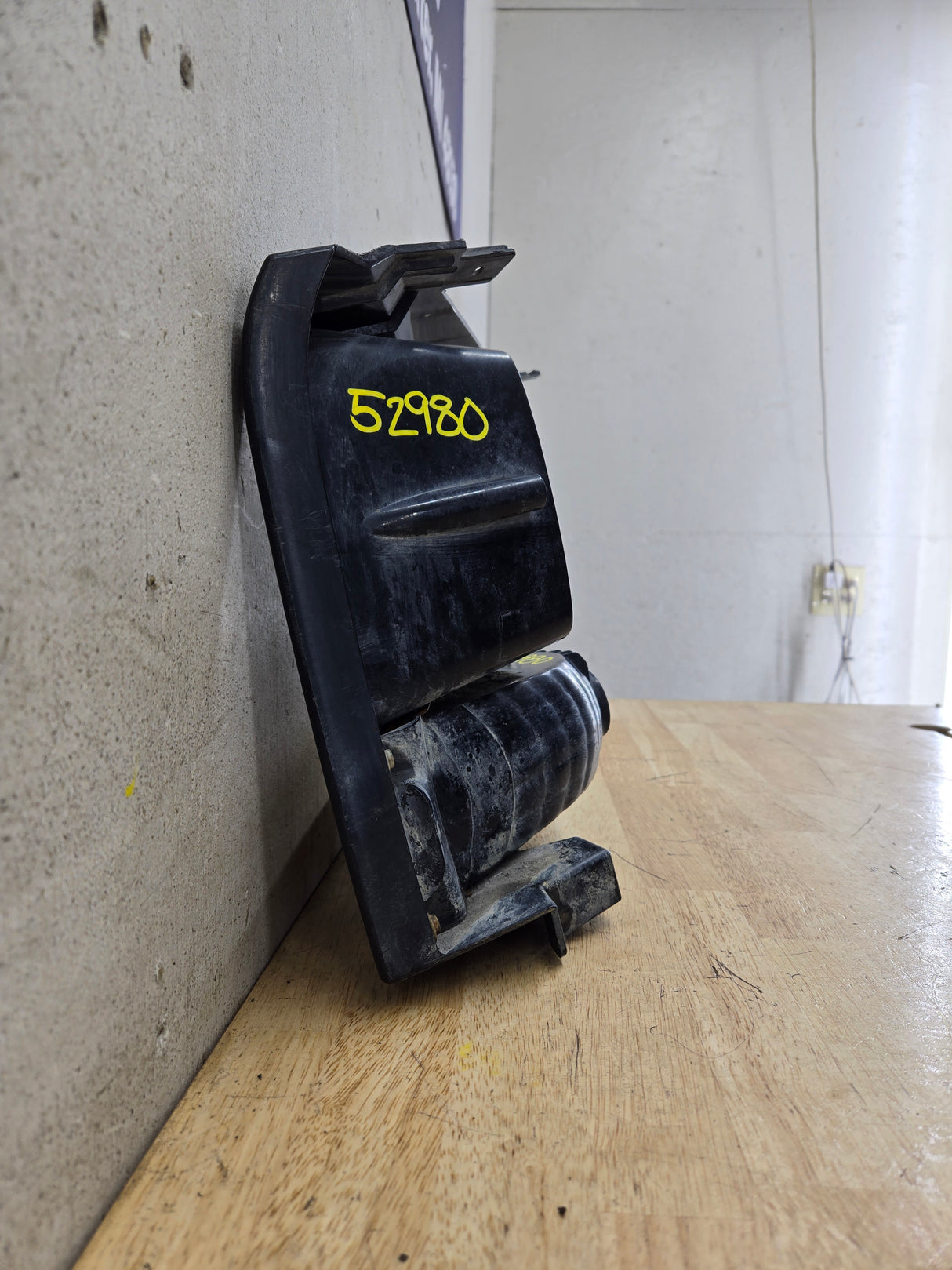 2005-2007 Ford Super Duty F250 F350 F450 F550 RH Right Passenger Headlight Bezel Park Lamp Signal Corner Light 5C34-13B220-A