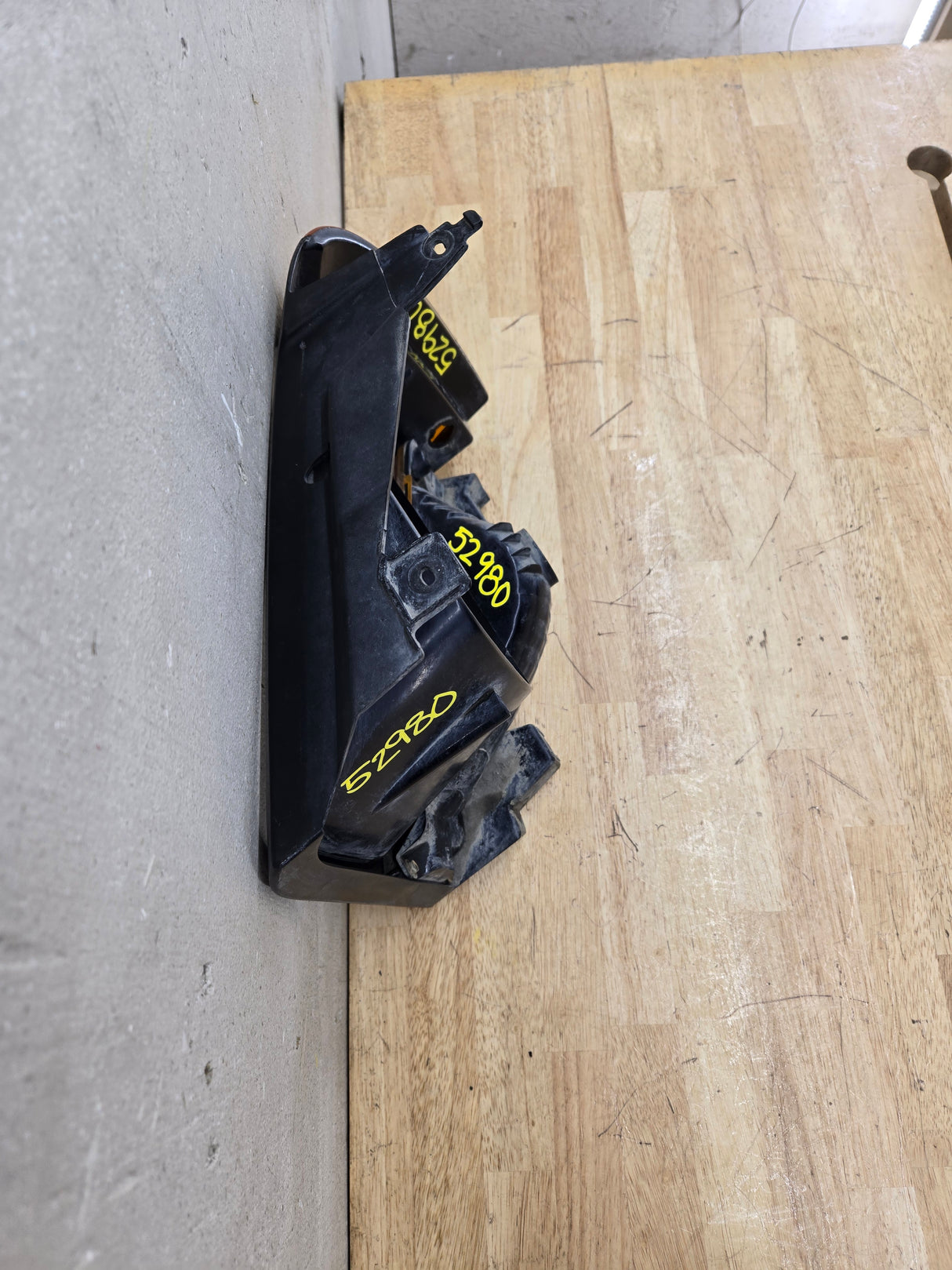 2005-2007 Ford Super Duty F250 F350 F450 F550 RH Right Passenger Headlight Bezel Park Lamp Signal Corner Light 5C34-13B220-A