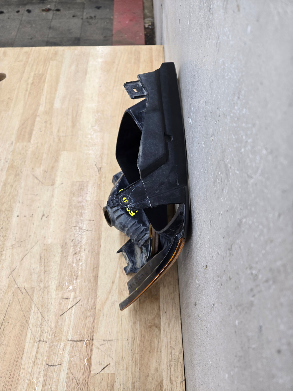 2005-2007 Ford Super Duty F250 F350 F450 F550 RH Right Passenger Headlight Bezel Park Lamp Signal Corner Light 5C34-13B220-A