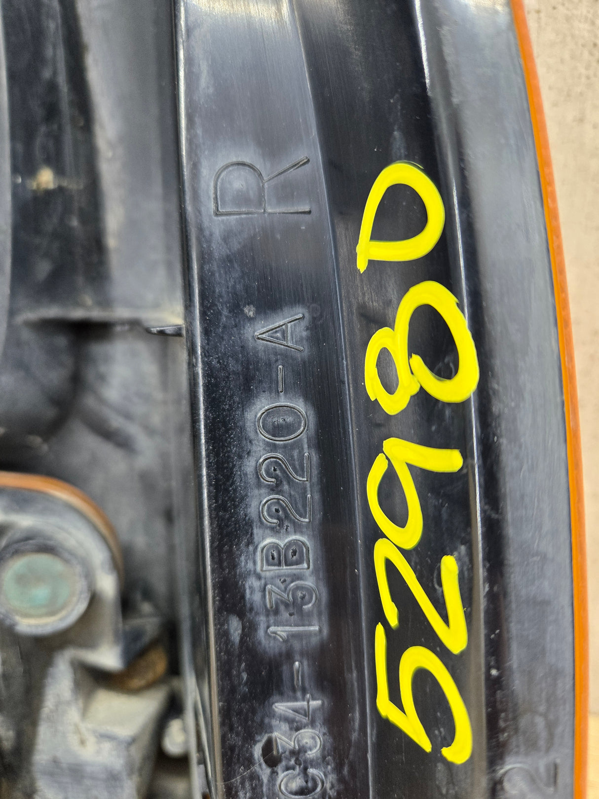 2005-2007 Ford Super Duty F250 F350 F450 F550 RH Right Passenger Headlight Bezel Park Lamp Signal Corner Light 5C34-13B220-A