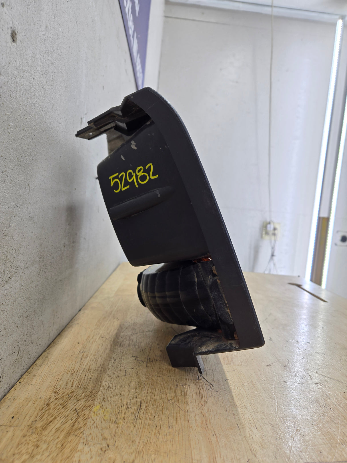 2005-2007 Ford Super Duty F250 F350 F450 F550 LH Left Driver Side Headlight Bezel Park Lamp Signal Corner Light 5C34-13B221-A