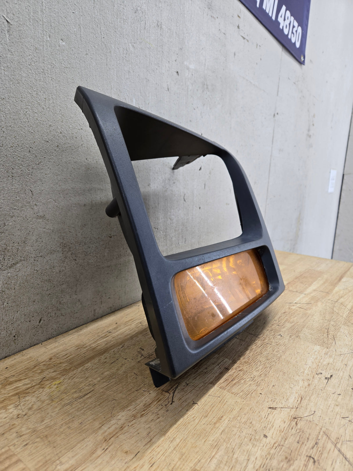 2005-2007 Ford Super Duty F250 F350 F450 F550 LH Left Driver Side Headlight Bezel Park Lamp Signal Corner Light 5C34-13B221-A