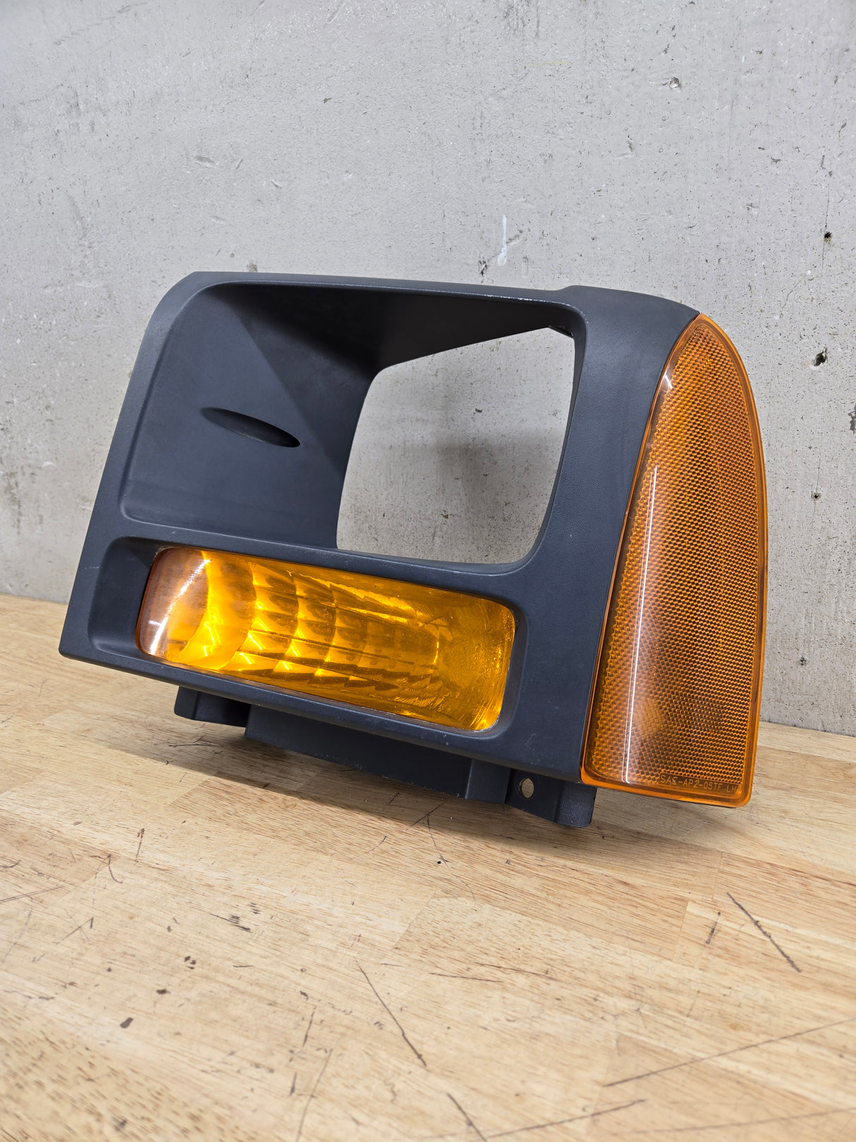 2005-2007 Ford Super Duty F250 F350 F450 F550 LH Left Driver Side Headlight Bezel Park Lamp Signal Corner Light 5C34-13B221-A