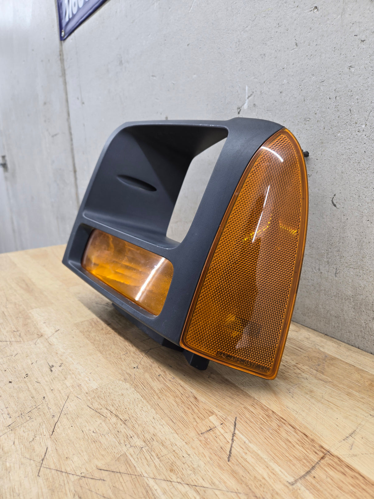 2005-2007 Ford Super Duty F250 F350 F450 F550 LH Left Driver Side Headlight Bezel Park Lamp Signal Corner Light 5C34-13B221-A