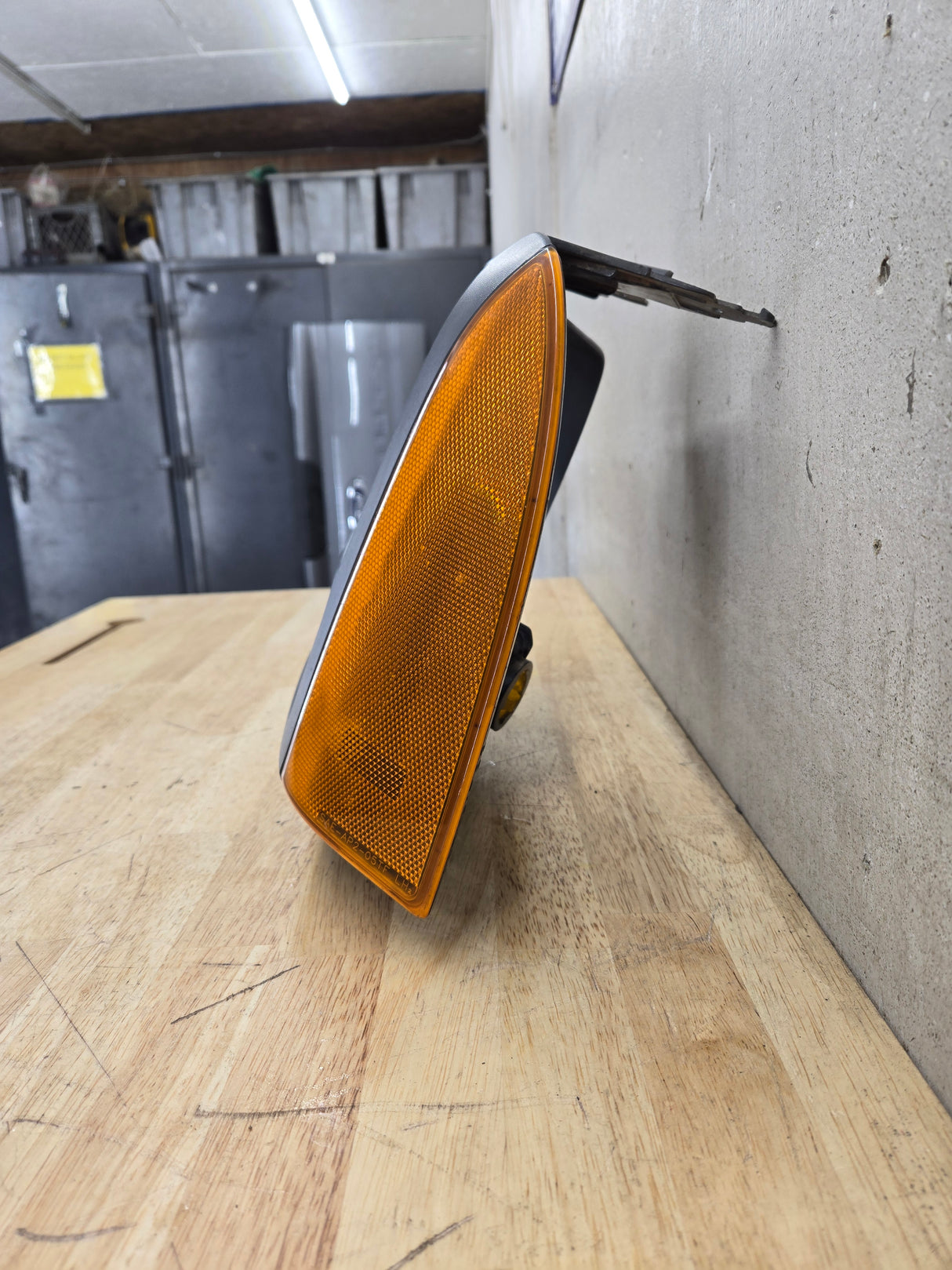 2005-2007 Ford Super Duty F250 F350 F450 F550 LH Left Driver Side Headlight Bezel Park Lamp Signal Corner Light 5C34-13B221-A