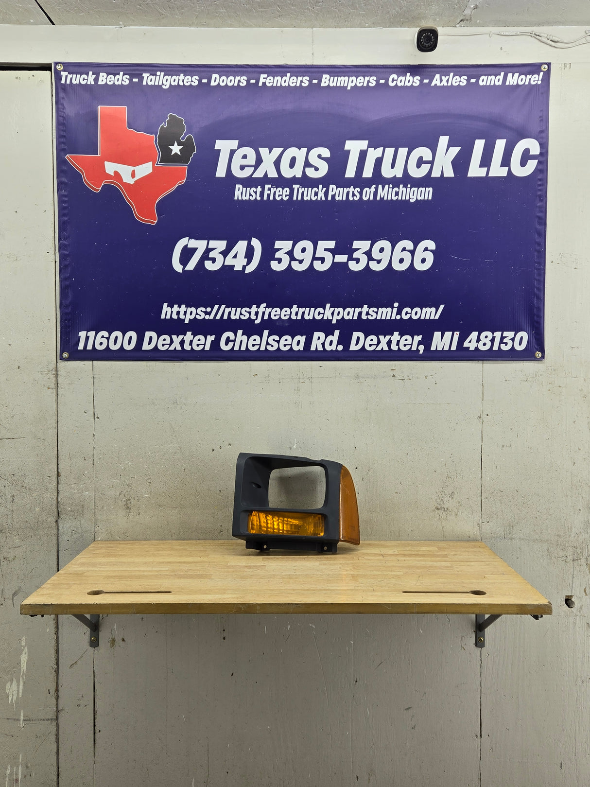 2005-2007 Ford Super Duty F250 F350 F450 F550 LH Left Driver Side Headlight Bezel Park Lamp Signal Corner Light 5C34-13B221-A