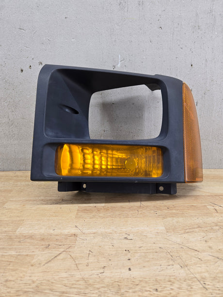 2005-2007 Ford Super Duty F250 F350 F450 F550 LH Left Driver Side Headlight Bezel Park Lamp Signal Corner Light 5C34-13B221-A