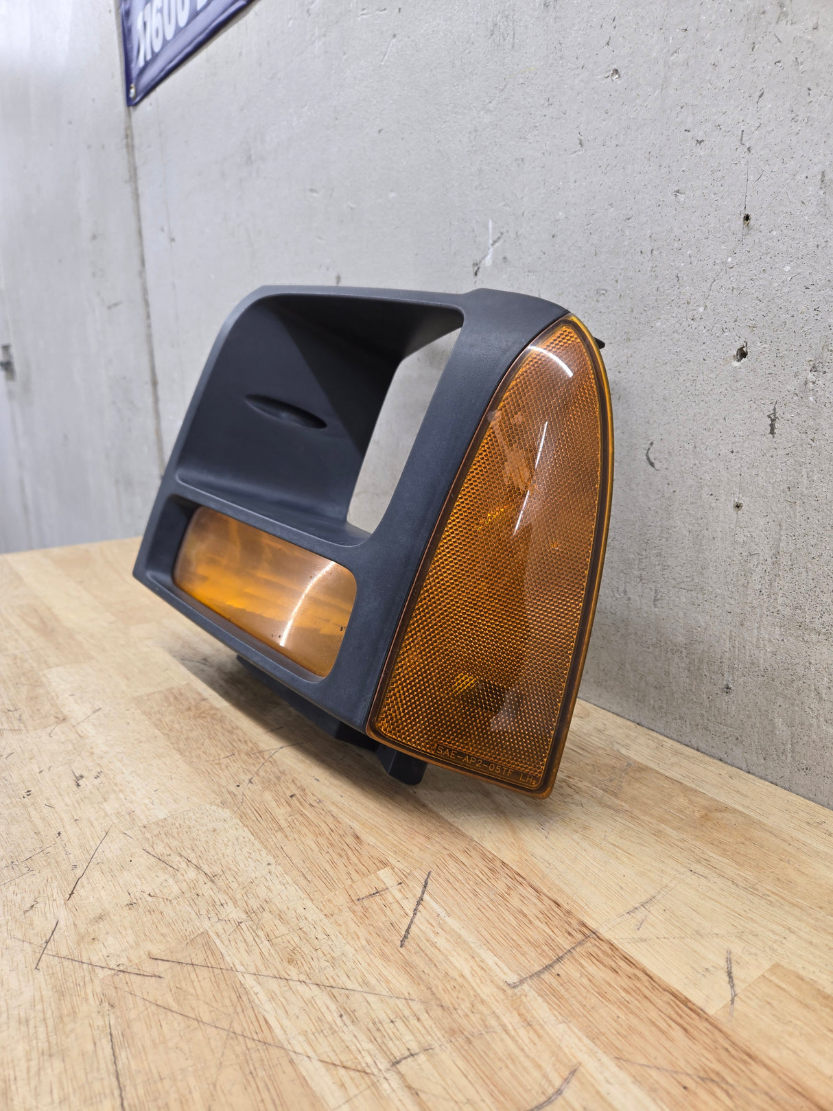 2005-2007 Ford Super Duty F250 F350 F450 F550 LH Left Driver Side Headlight Bezel Park Lamp Signal Corner Light 5C34-13B221-A