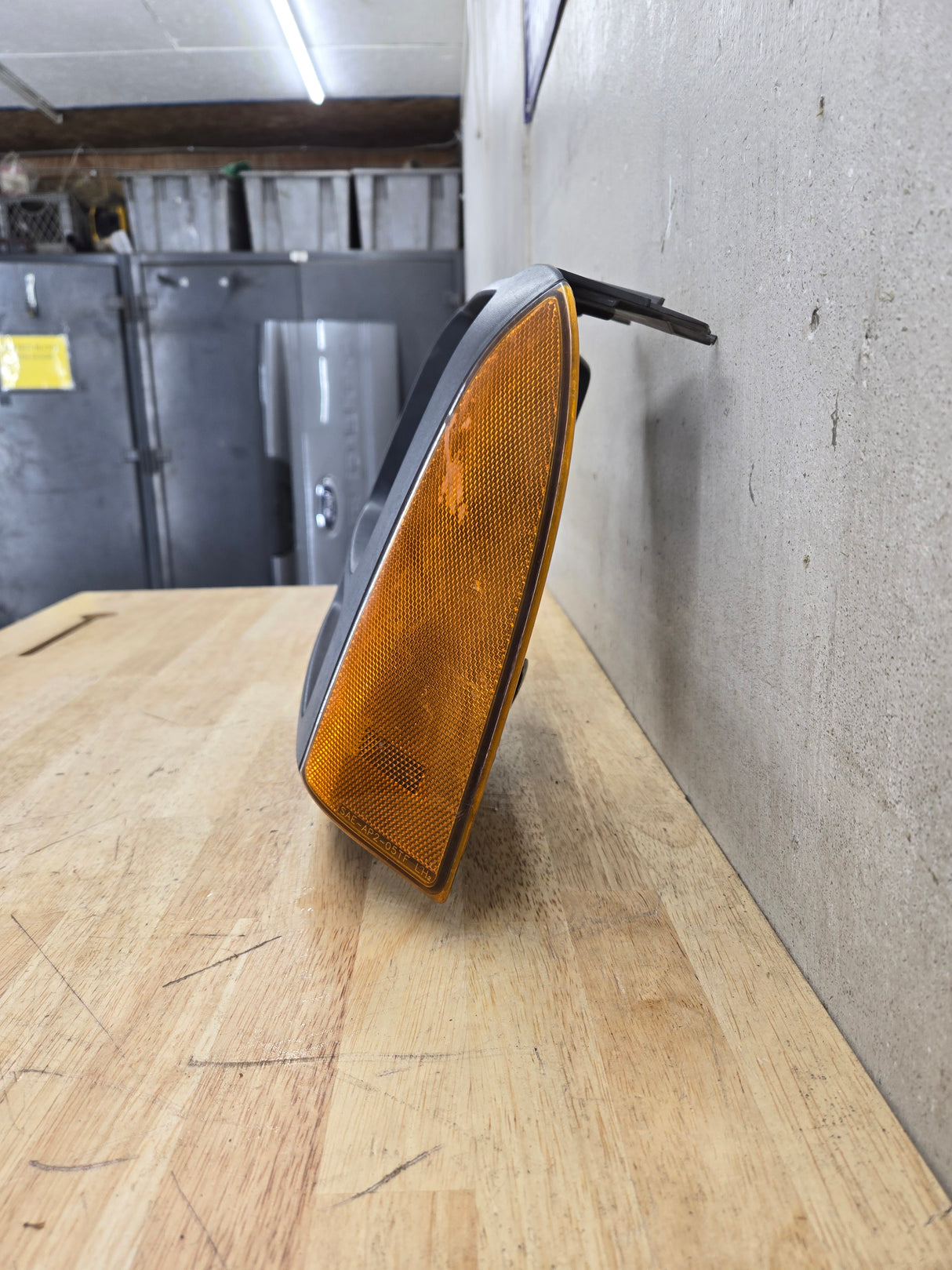 2005-2007 Ford Super Duty F250 F350 F450 F550 LH Left Driver Side Headlight Bezel Park Lamp Signal Corner Light 5C34-13B221-A