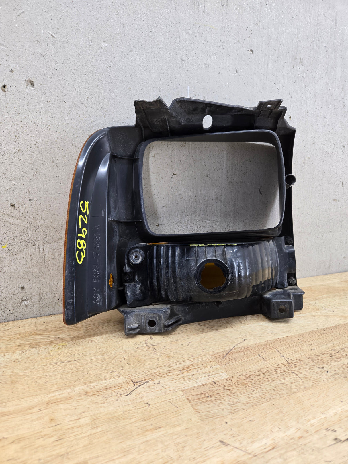 2005-2007 Ford Super Duty F250 F350 F450 F550 LH Left Driver Side Headlight Bezel Park Lamp Signal Corner Light 5C34-13B221-A