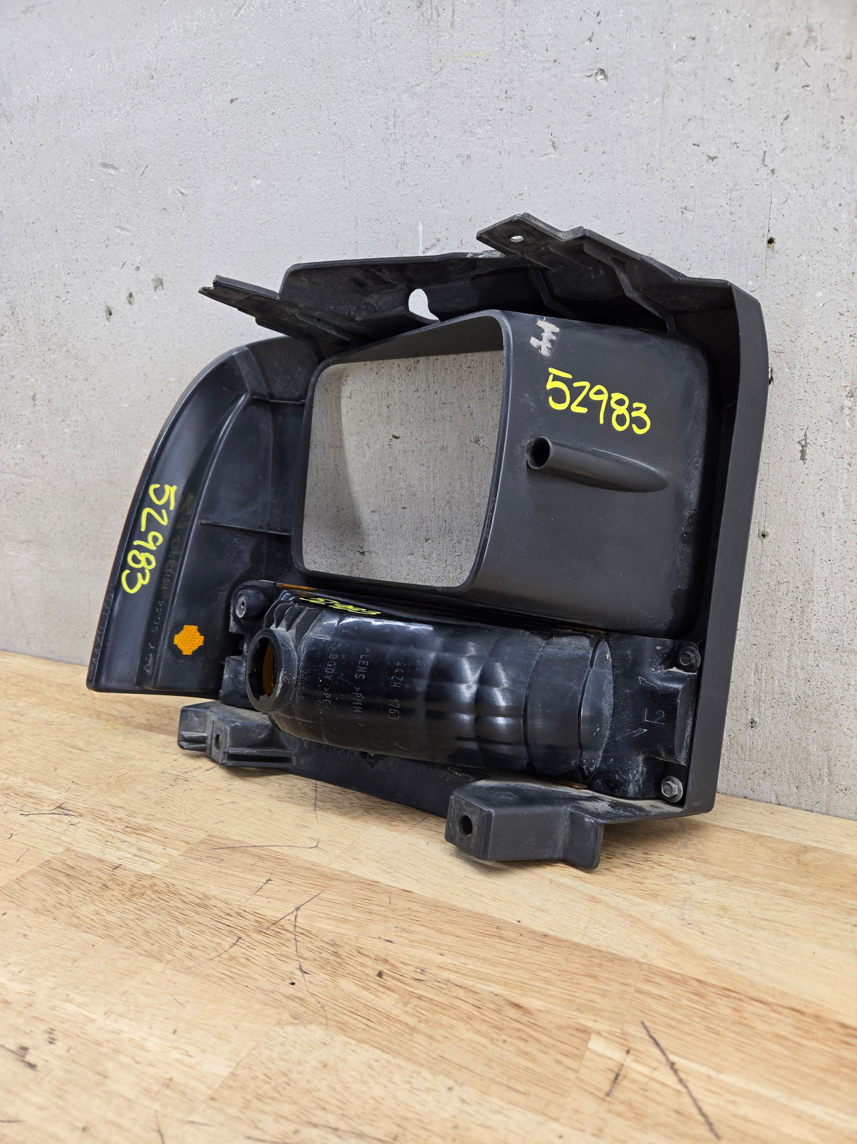 2005-2007 Ford Super Duty F250 F350 F450 F550 LH Left Driver Side Headlight Bezel Park Lamp Signal Corner Light 5C34-13B221-A