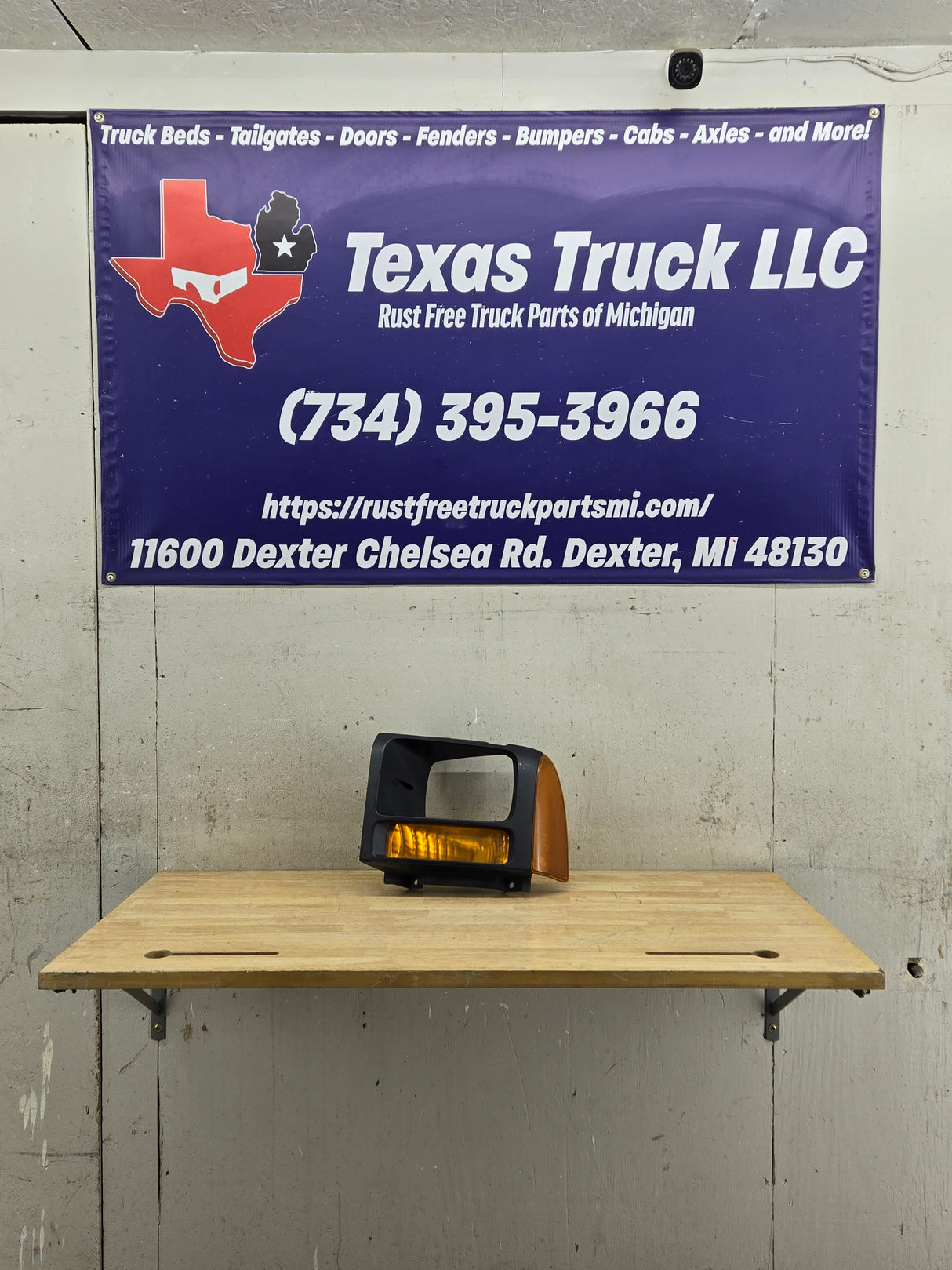 2005-2007 Ford Super Duty F250 F350 F450 F550 LH Left Driver Side Headlight Bezel Park Lamp Signal Corner Light 5C34-13B221-A