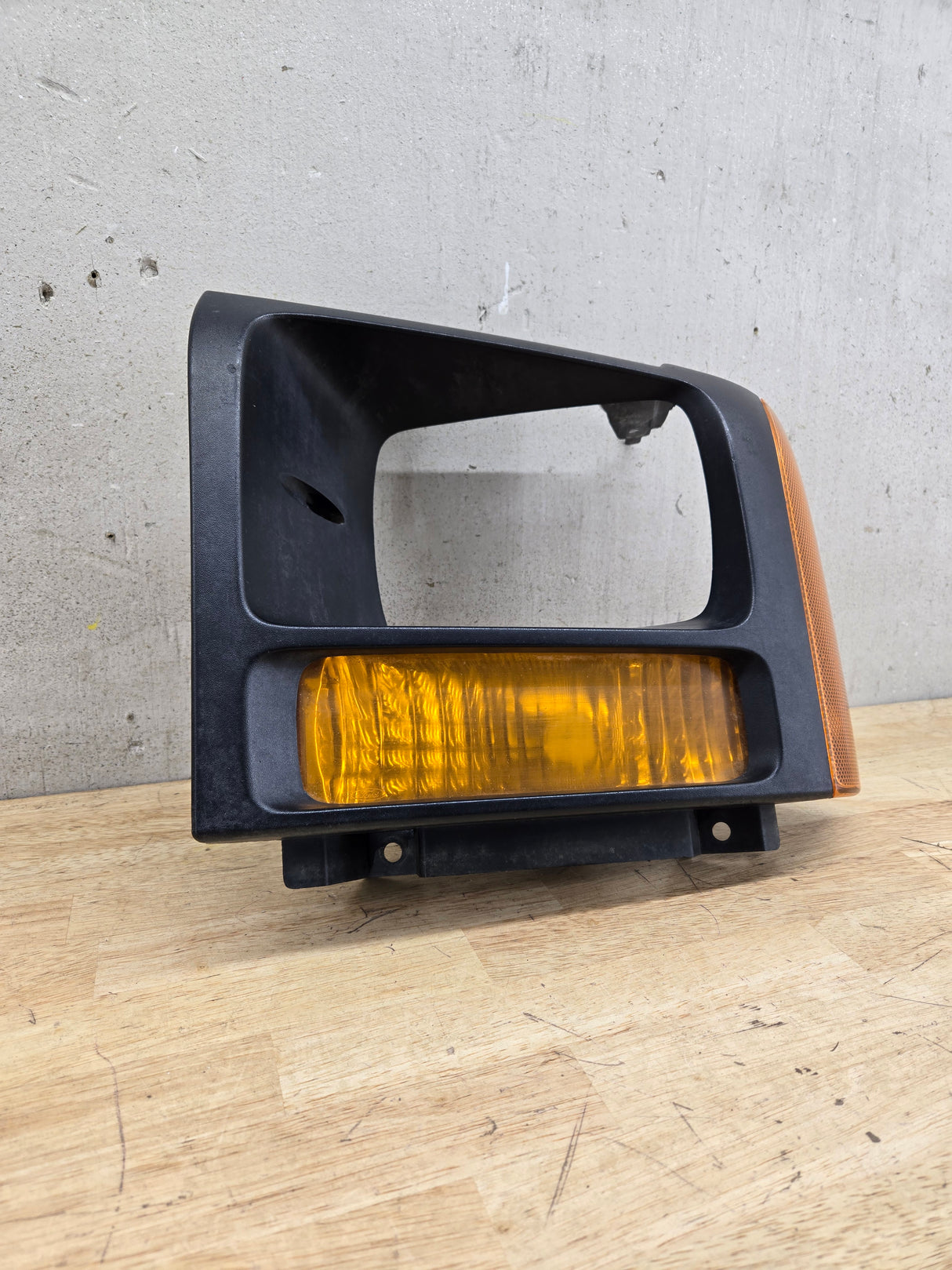 2005-2007 Ford Super Duty F250 F350 F450 F550 LH Left Driver Side Headlight Bezel Park Lamp Signal Corner Light 5C34-13B221-A