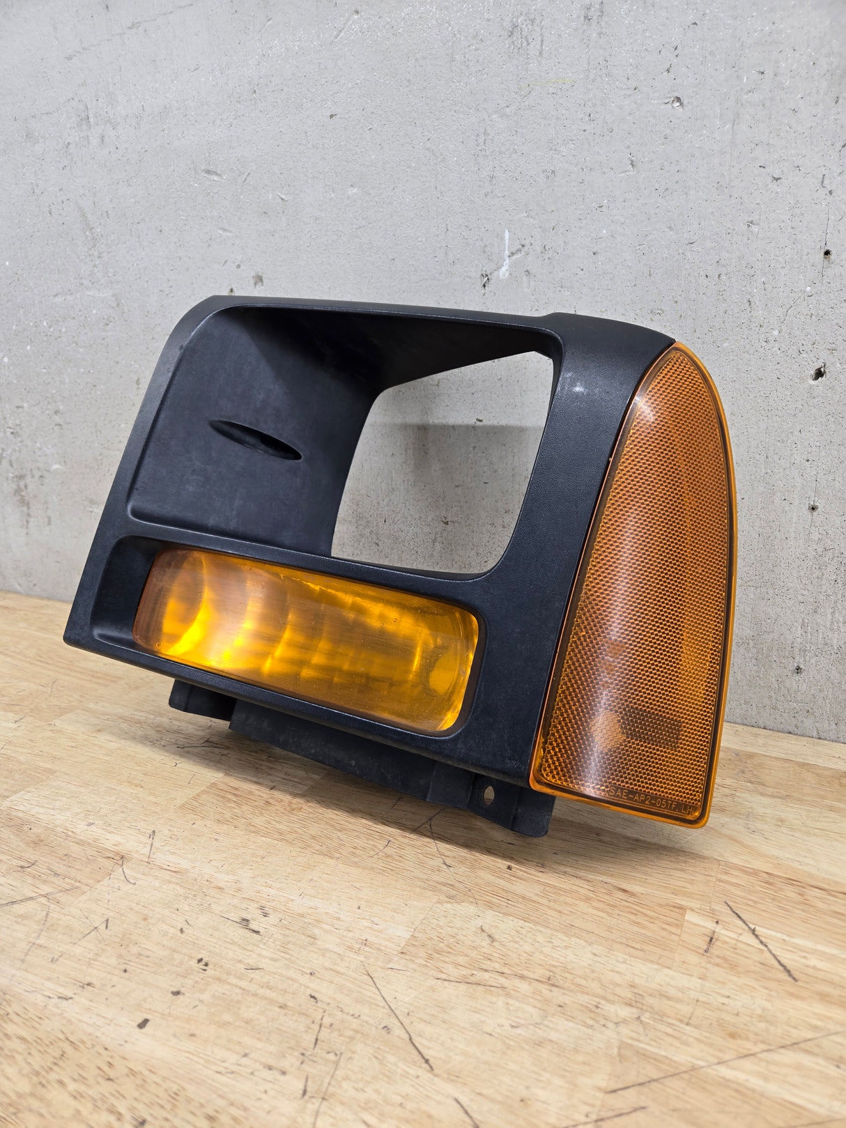 2005-2007 Ford Super Duty F250 F350 F450 F550 LH Left Driver Side Headlight Bezel Park Lamp Signal Corner Light 5C34-13B221-A