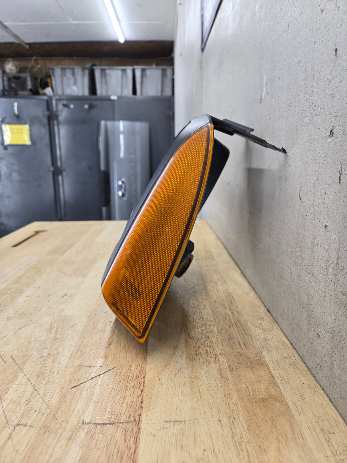 2005-2007 Ford Super Duty F250 F350 F450 F550 LH Left Driver Side Headlight Bezel Park Lamp Signal Corner Light 5C34-13B221-A