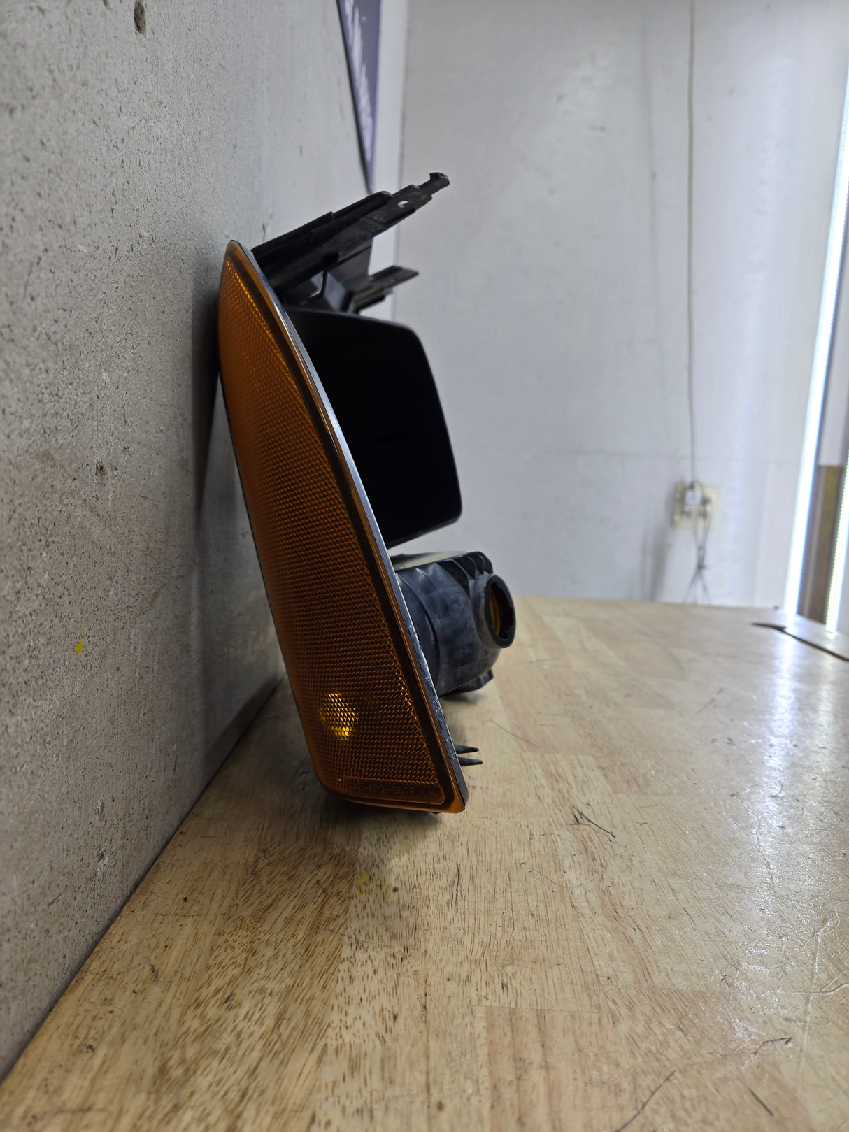 2005-2007 Ford Super Duty F250 F350 F450 F550 LH Left Driver Side Headlight Bezel Park Lamp Signal Corner Light 5C34-13B221-A