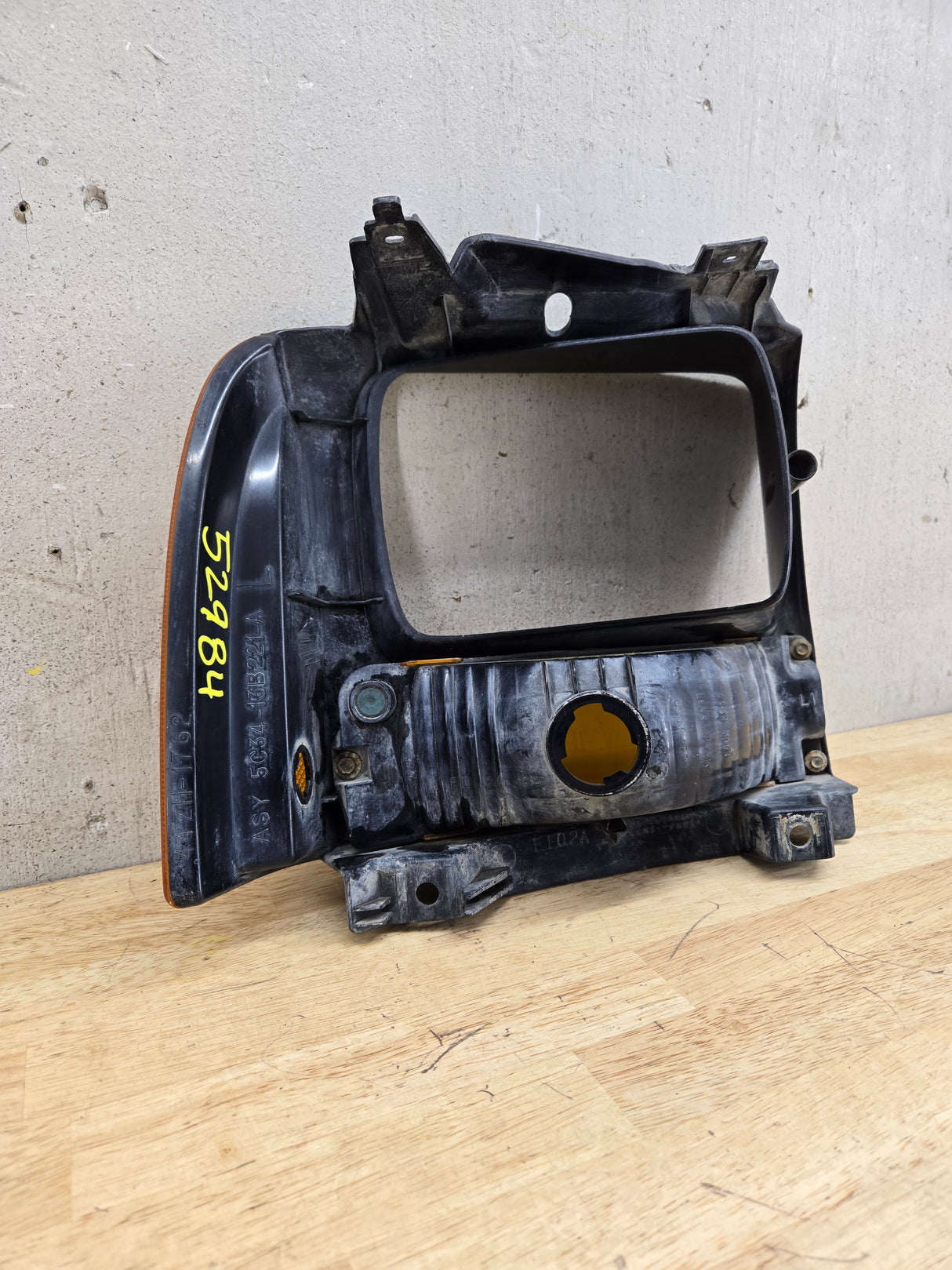 2005-2007 Ford Super Duty F250 F350 F450 F550 LH Left Driver Side Headlight Bezel Park Lamp Signal Corner Light 5C34-13B221-A