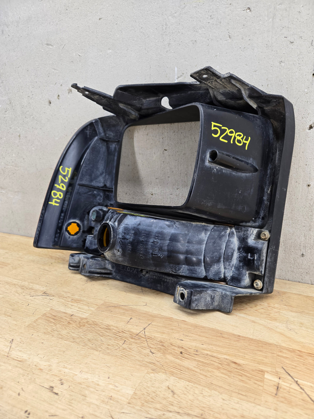 2005-2007 Ford Super Duty F250 F350 F450 F550 LH Left Driver Side Headlight Bezel Park Lamp Signal Corner Light 5C34-13B221-A