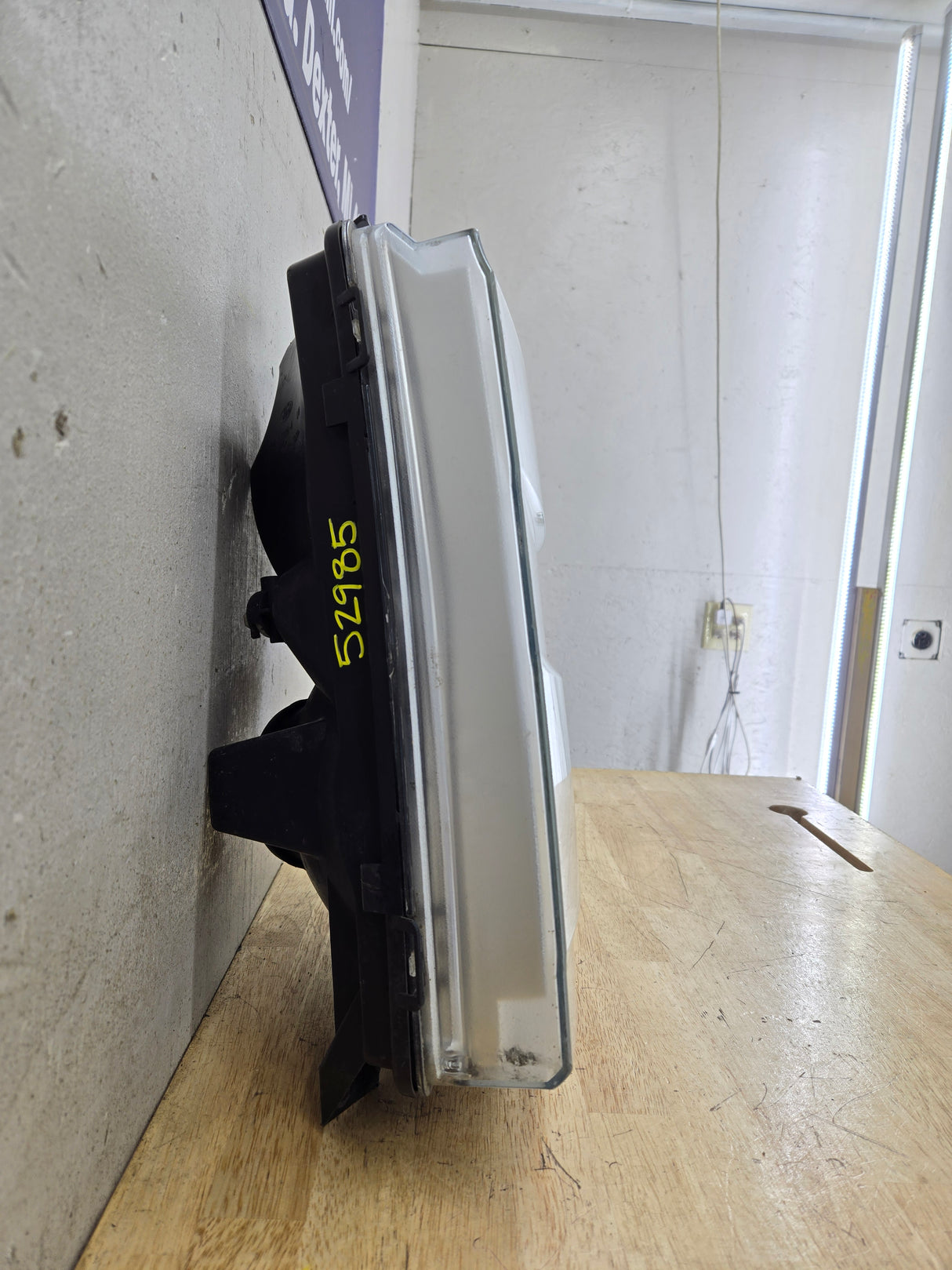 2008-2010 Ford Super Duty F250 F350 F450 F550 LH Driver Side Composite Head Light 44ZH-1849B 8C24-13006-A