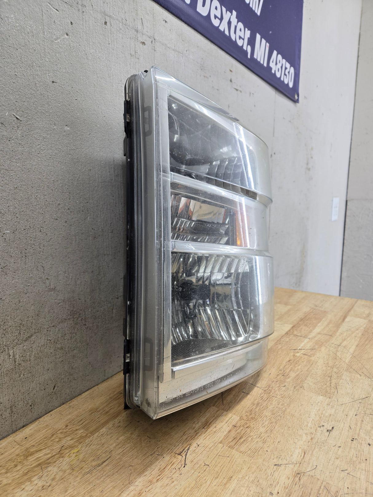 2008-2010 Ford Super Duty F250 F350 F450 F550 LH Driver Side Composite Head Light 44ZH-1849B 8C24-13006-A