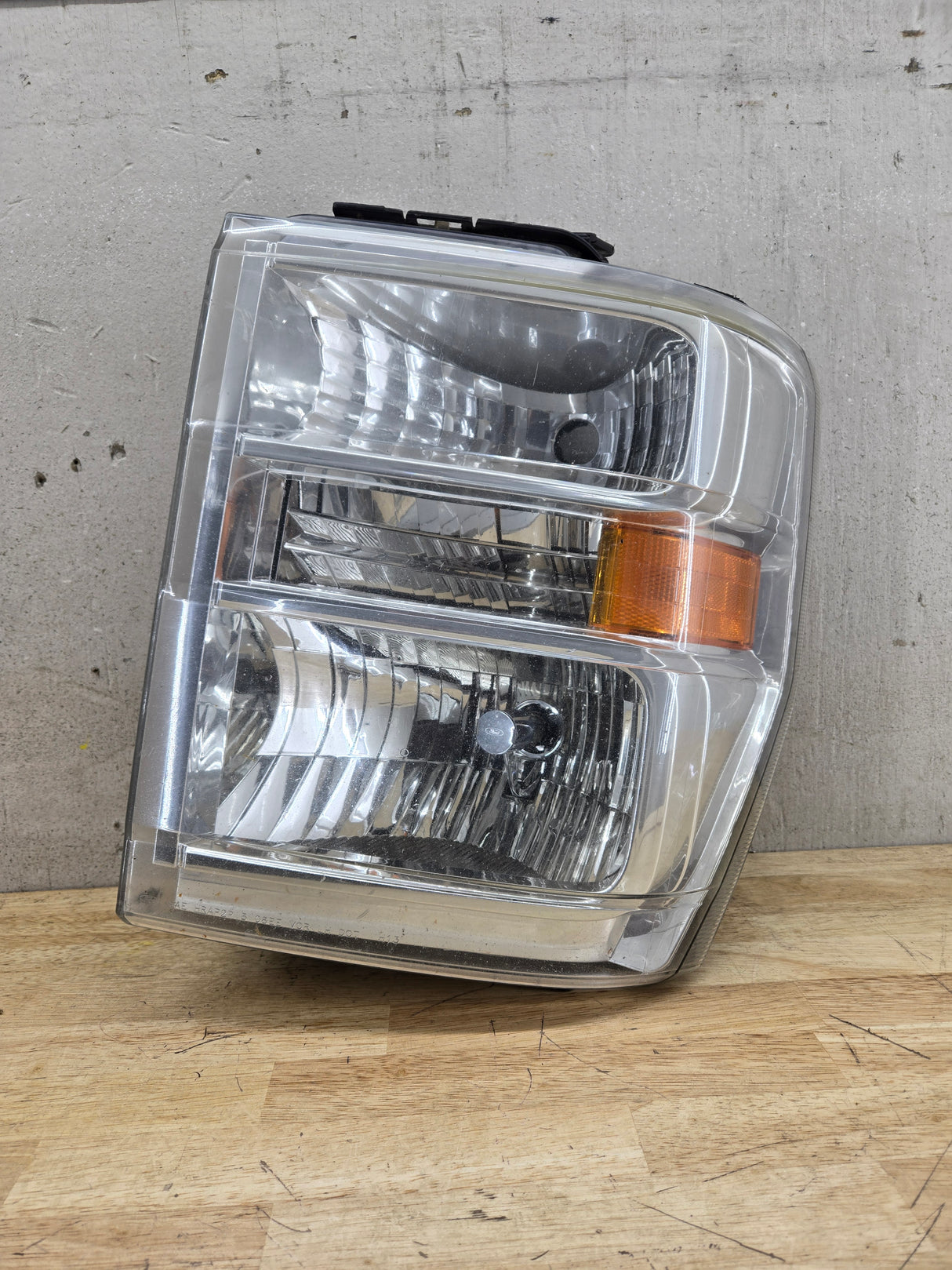 2008-2010 Ford Super Duty F250 F350 F450 F550 LH Driver Side Composite Head Light 44ZH-1849B 8C24-13006-A