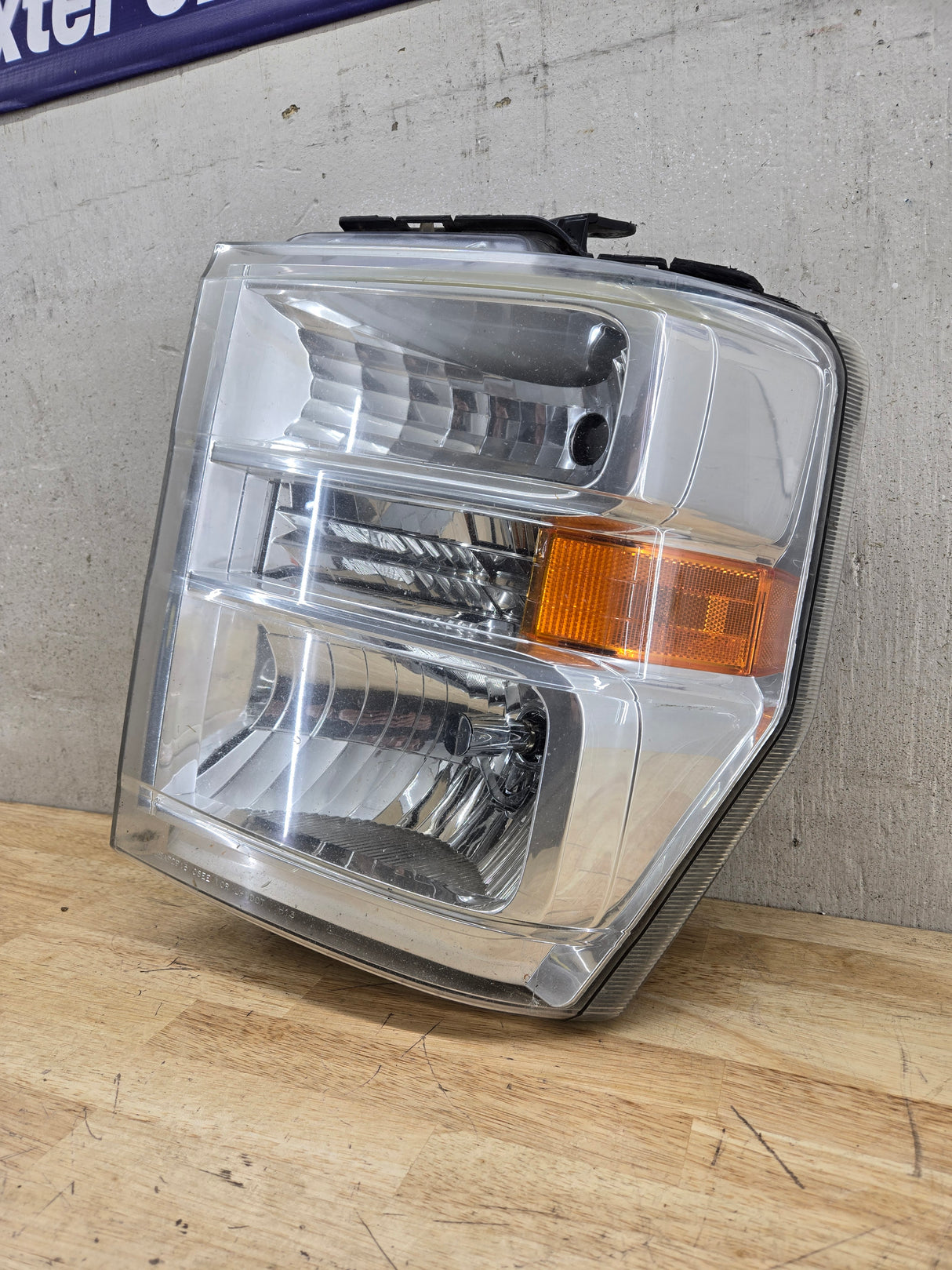 2008-2010 Ford Super Duty F250 F350 F450 F550 LH Driver Side Composite Head Light 44ZH-1849B 8C24-13006-A