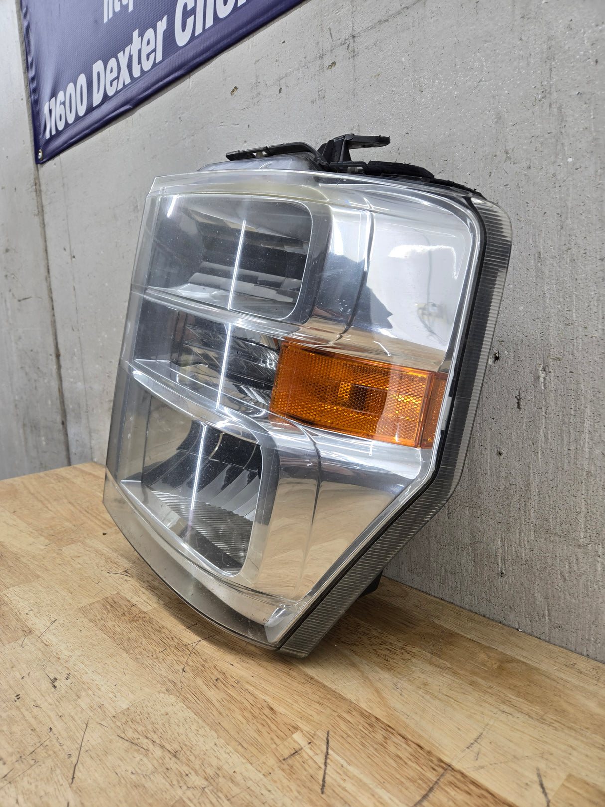 2008-2010 Ford Super Duty F250 F350 F450 F550 LH Driver Side Composite Head Light 44ZH-1849B 8C24-13006-A