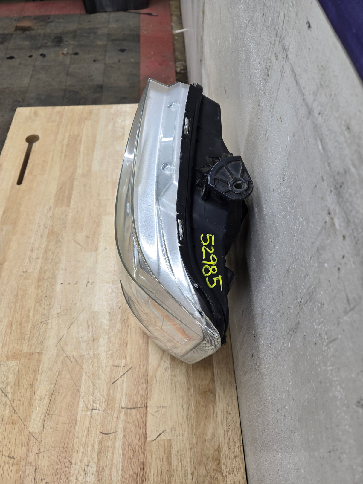 2008-2010 Ford Super Duty F250 F350 F450 F550 LH Driver Side Composite Head Light 44ZH-1849B 8C24-13006-A