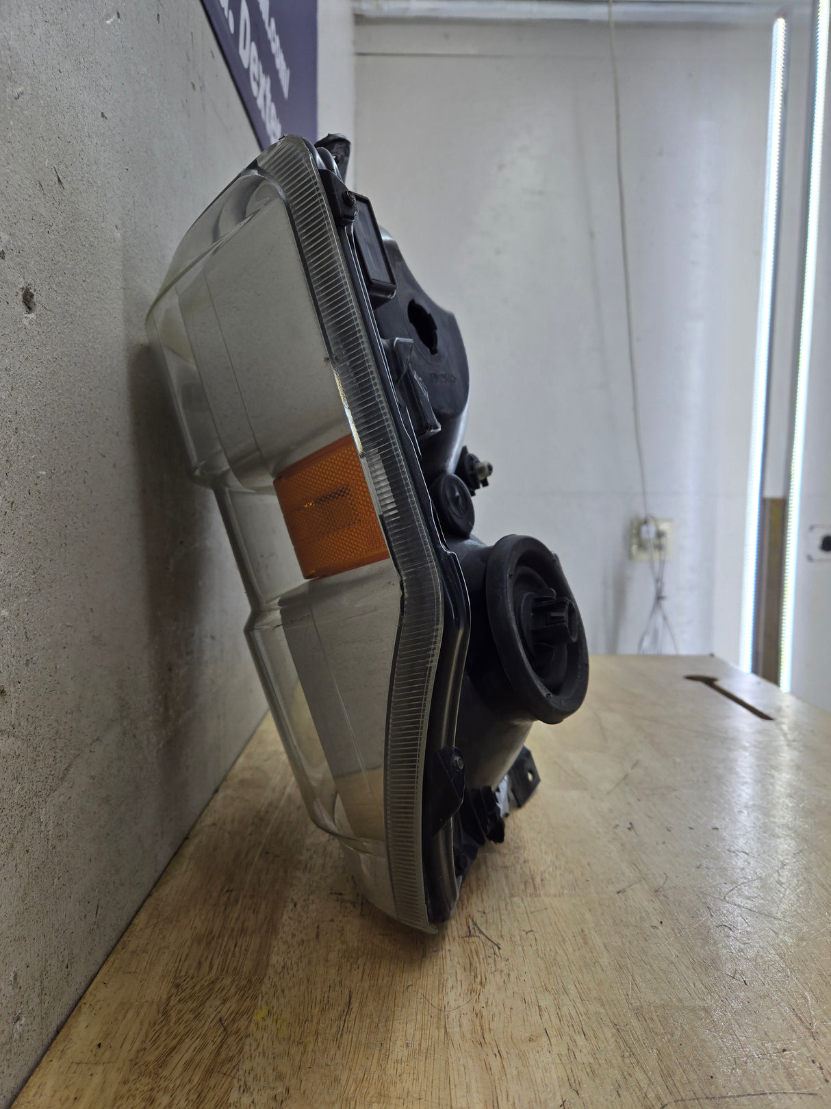 2008-2010 Ford Super Duty F250 F350 F450 F550 LH Driver Side Composite Head Light 44ZH-1849B 8C24-13006-A